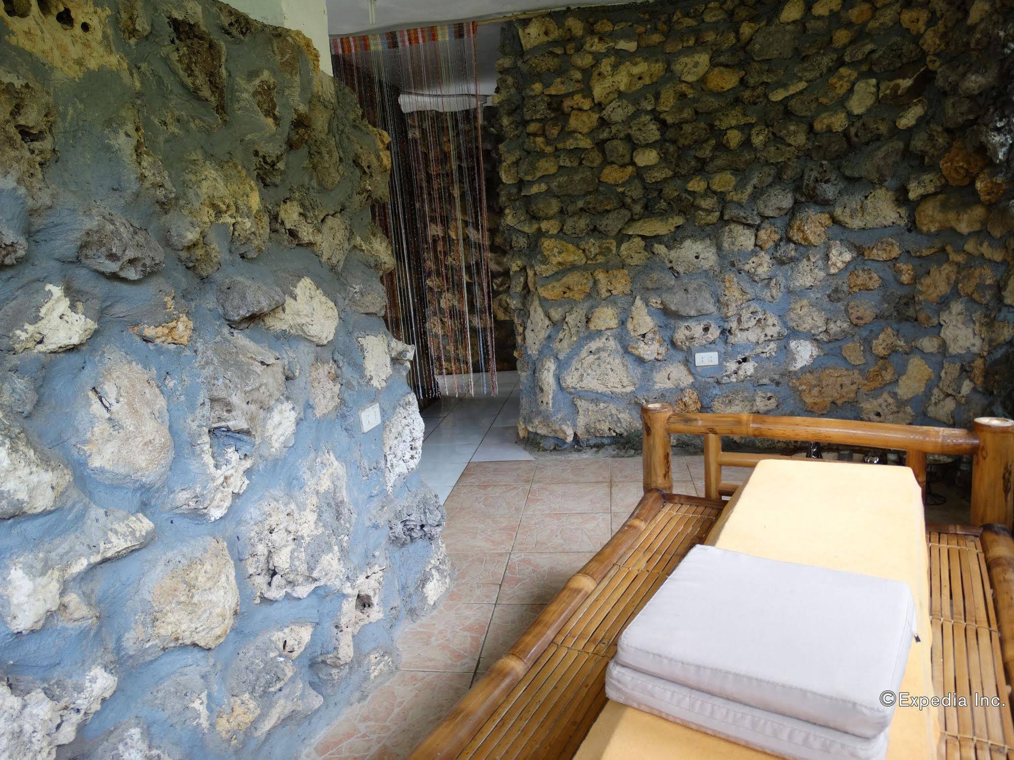 Coco White Beach Resort