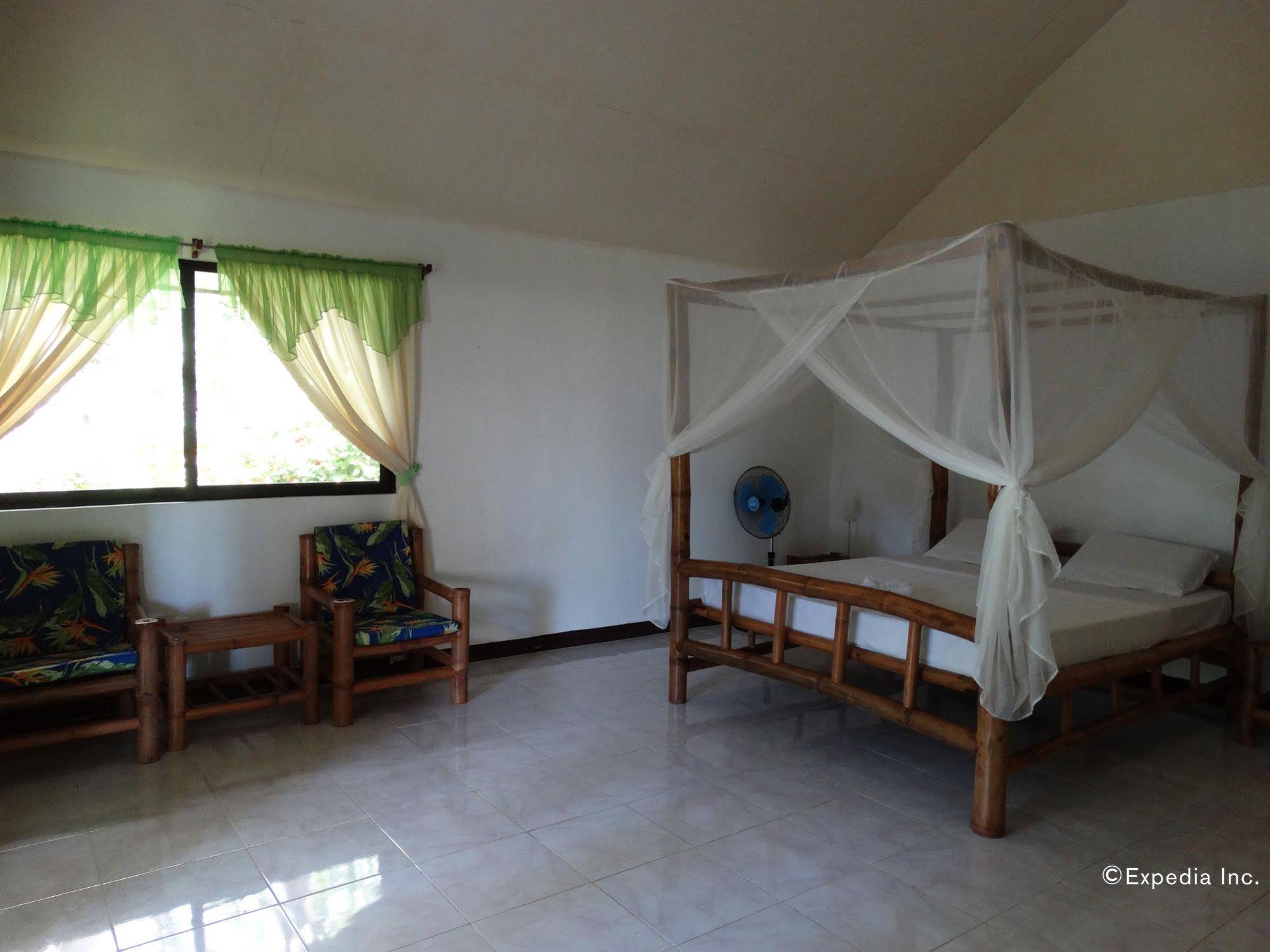 Coco White Beach Resort