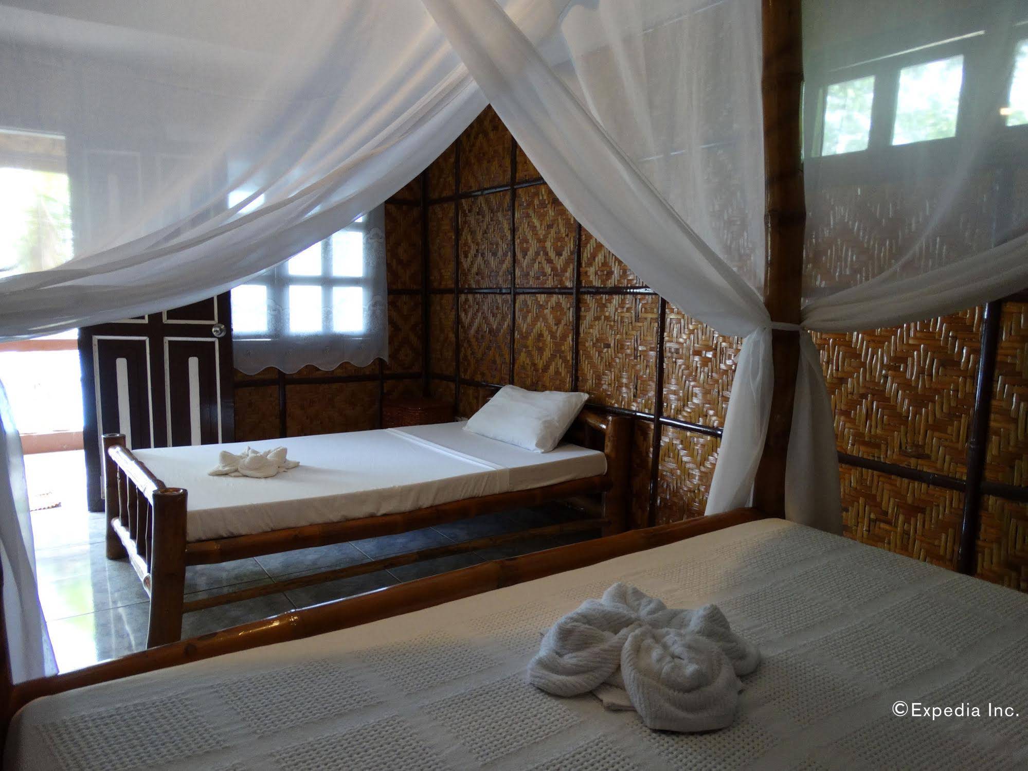 Coco White Beach Resort