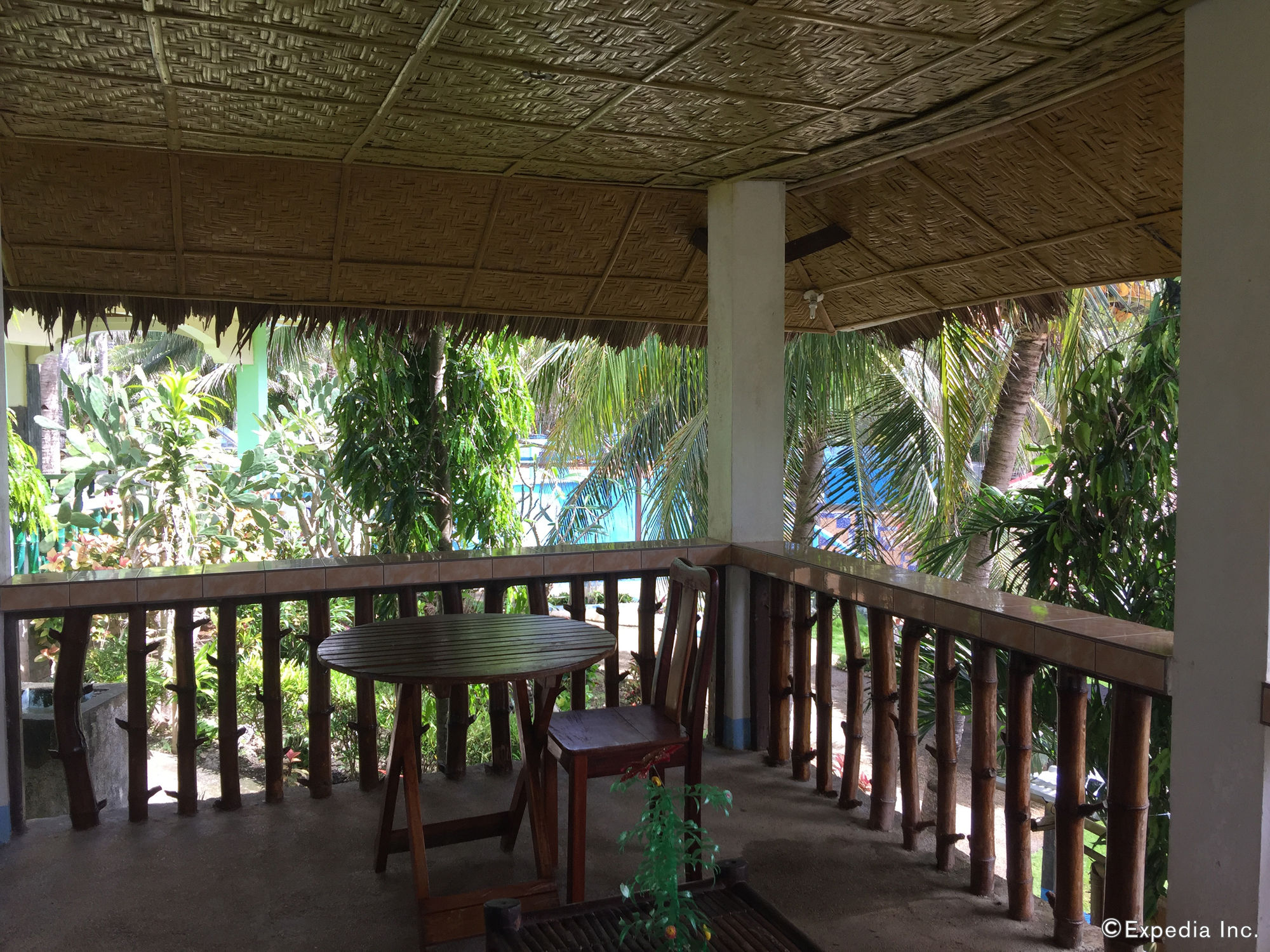 FloWer Beach Resort