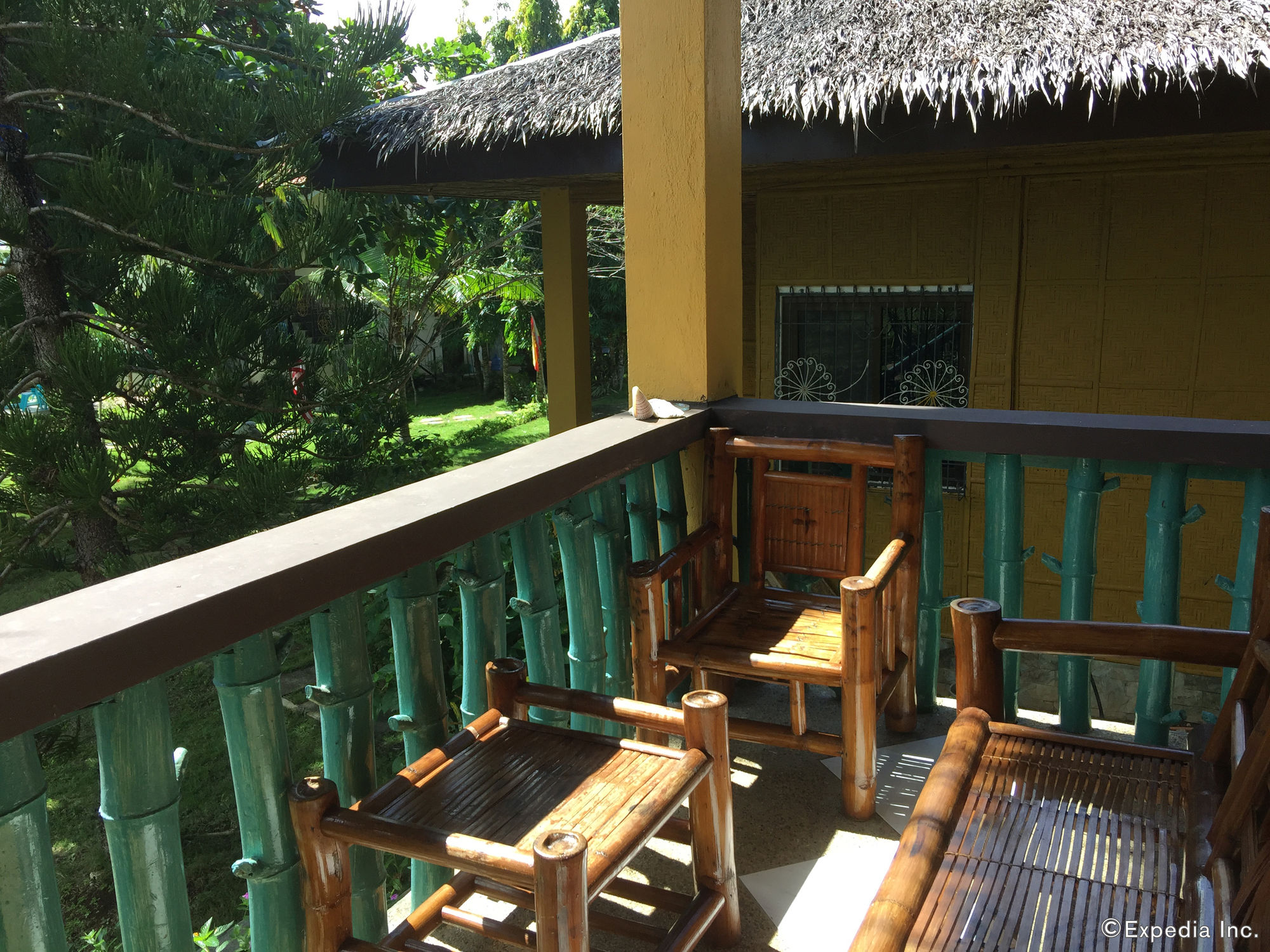 FloWer Beach Resort