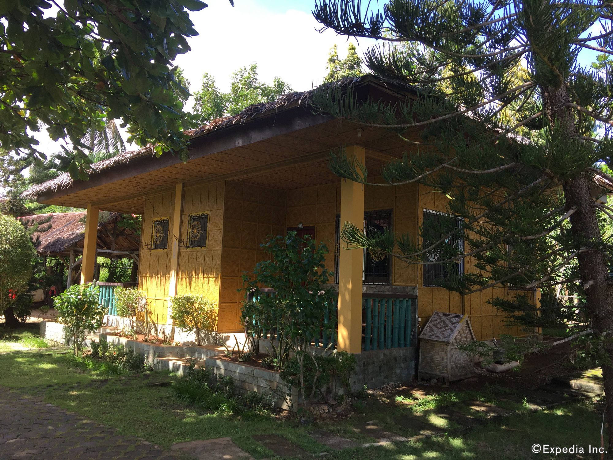FloWer Beach Resort