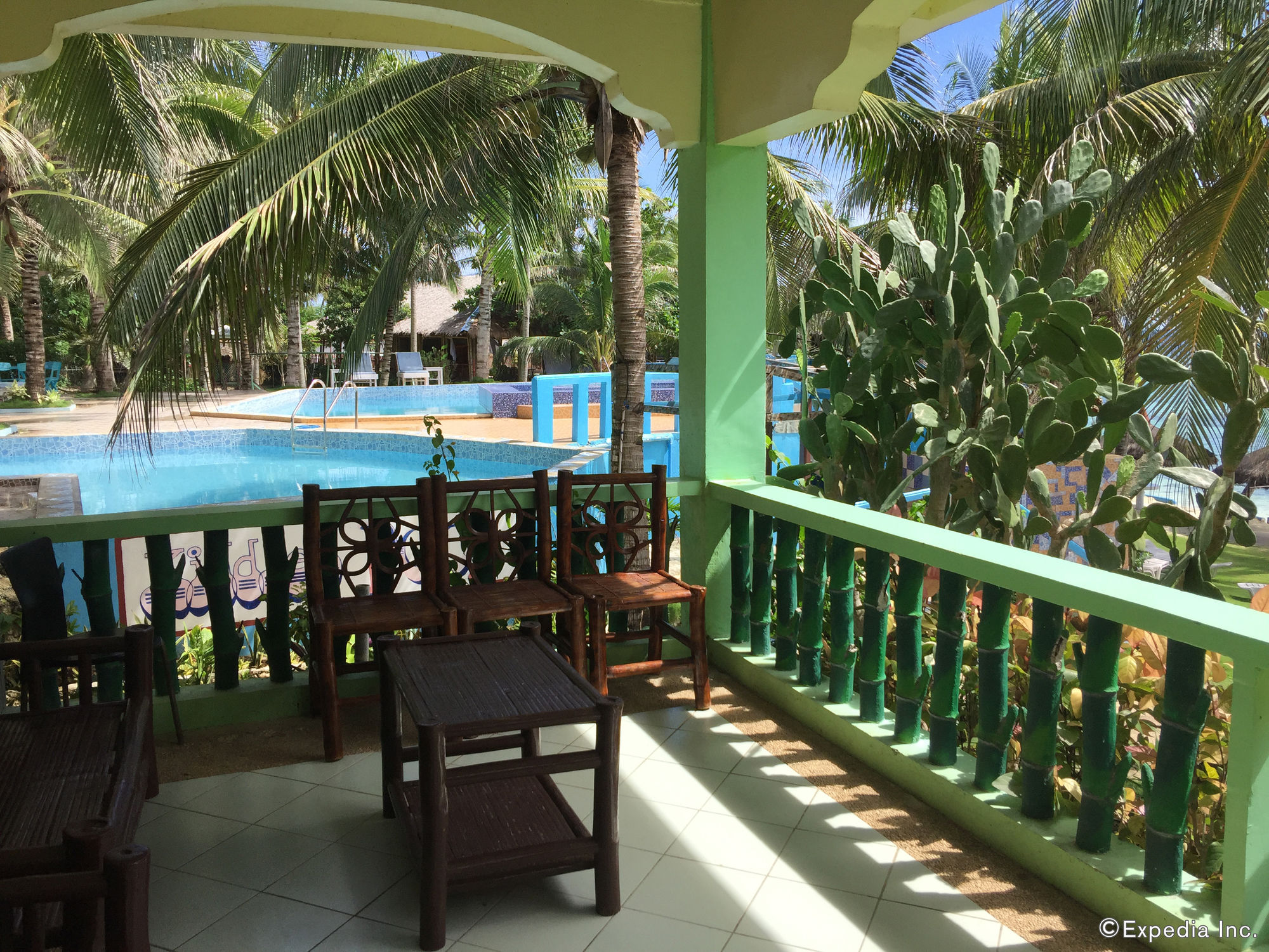 FloWer Beach Resort