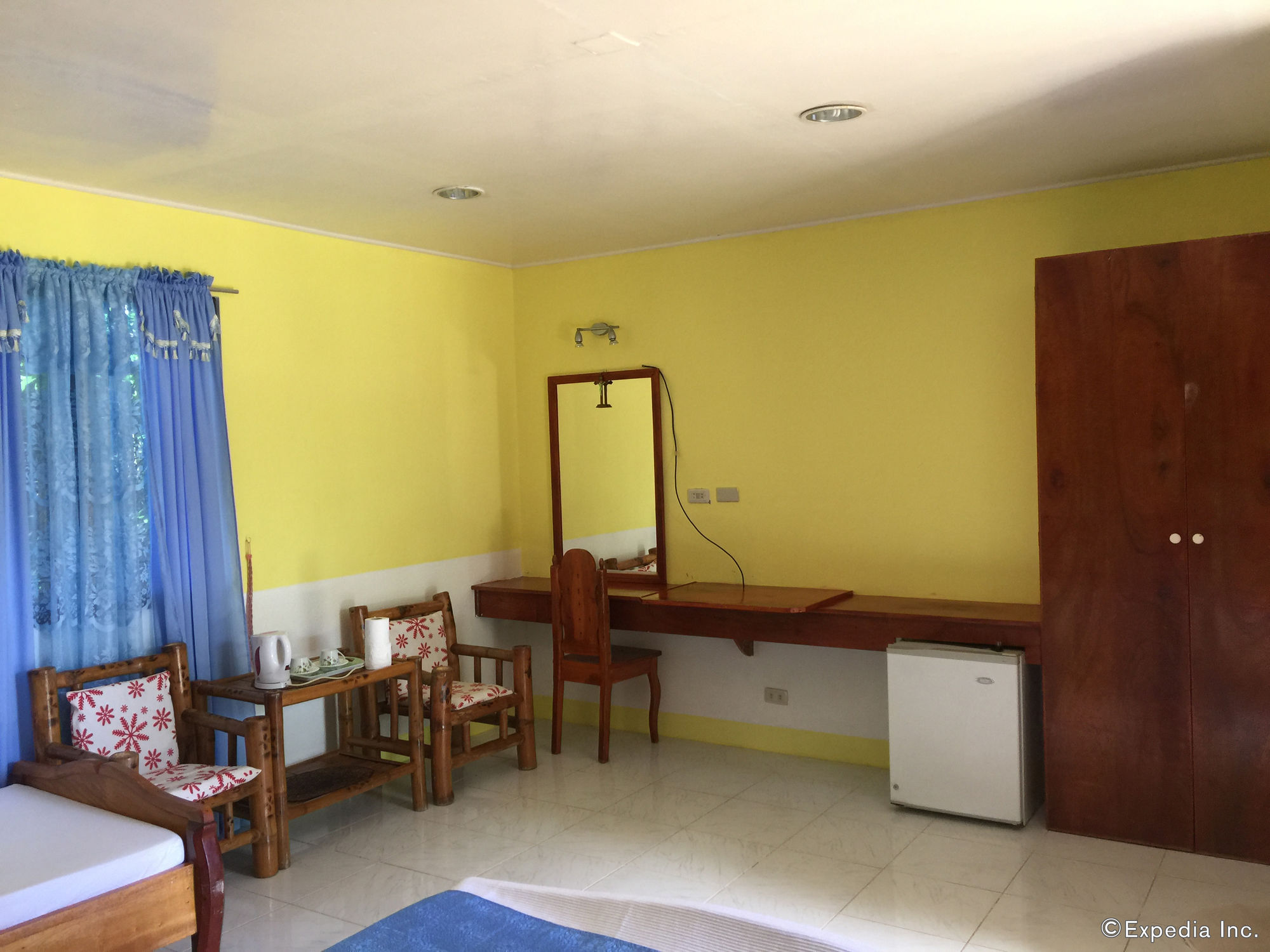 FloWer Beach Resort