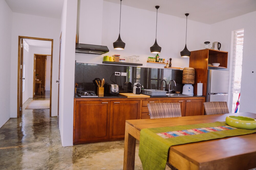 Halamanan Residences