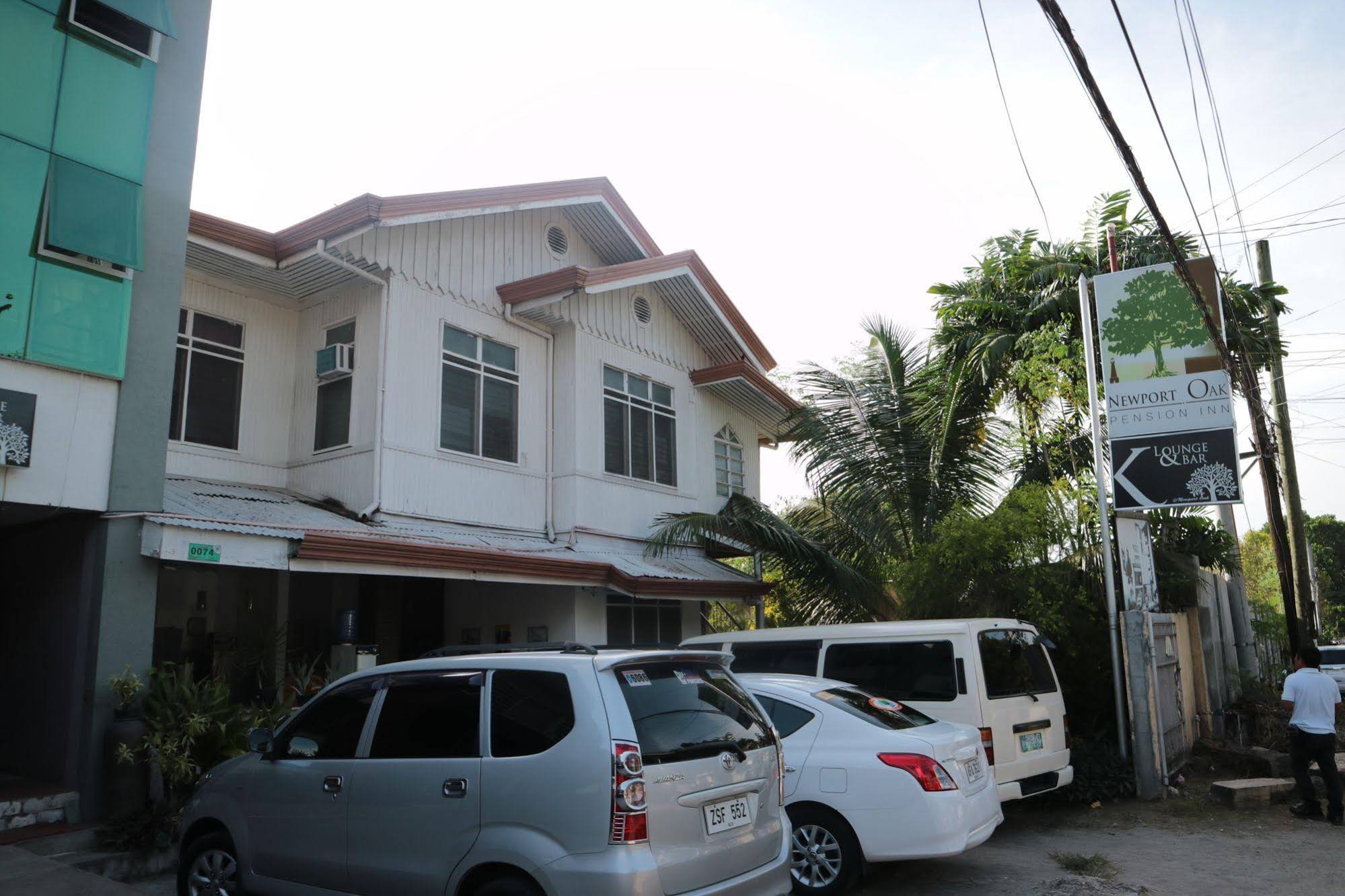 Newport Oak Pension Inn