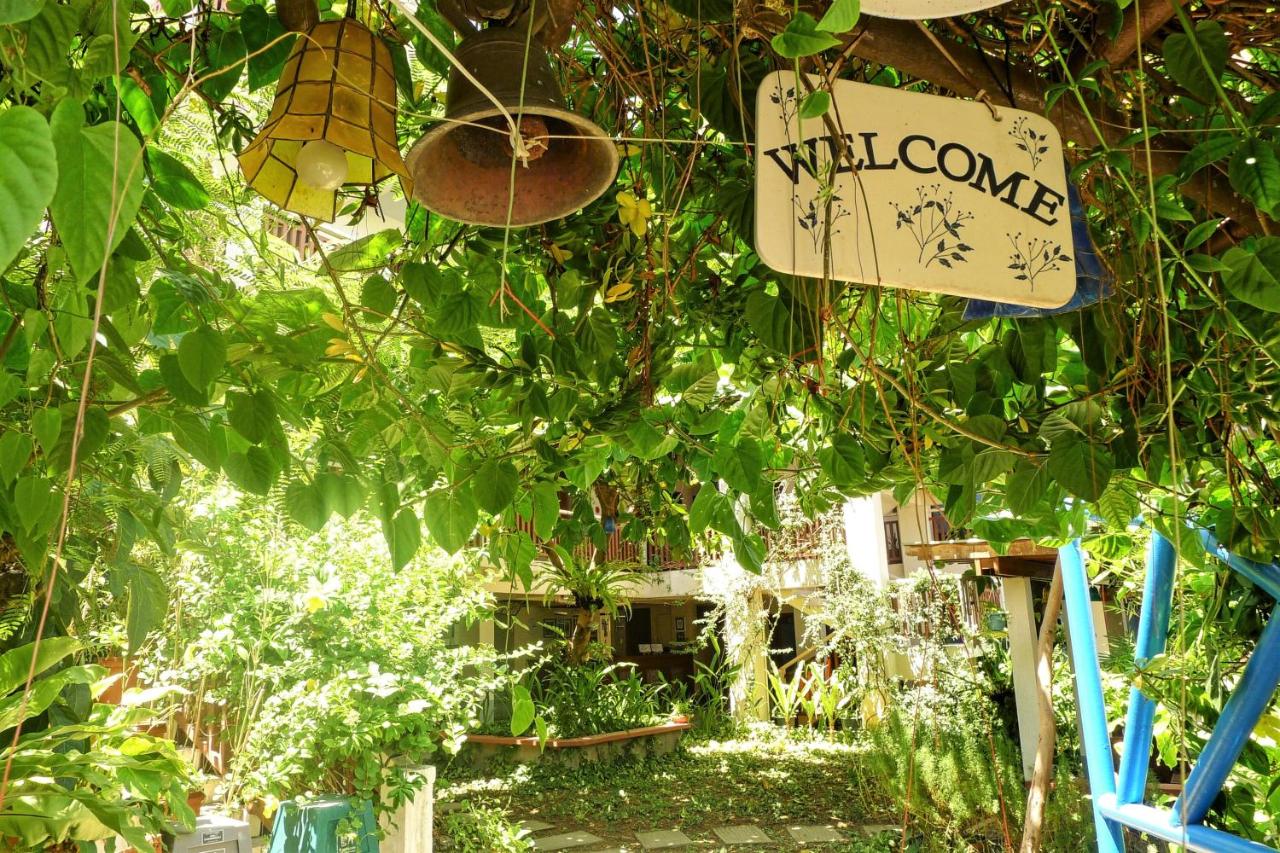 Agos Boracay Rooms + Beds