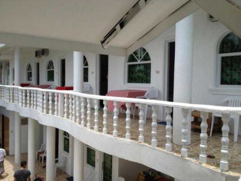 Alla Luna Rossa Beach Hotel