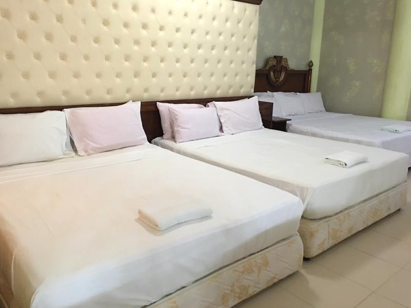 Amigos Beach Resort