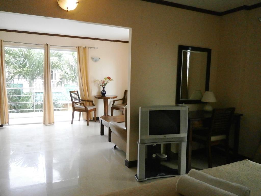 Beachcomber Resort