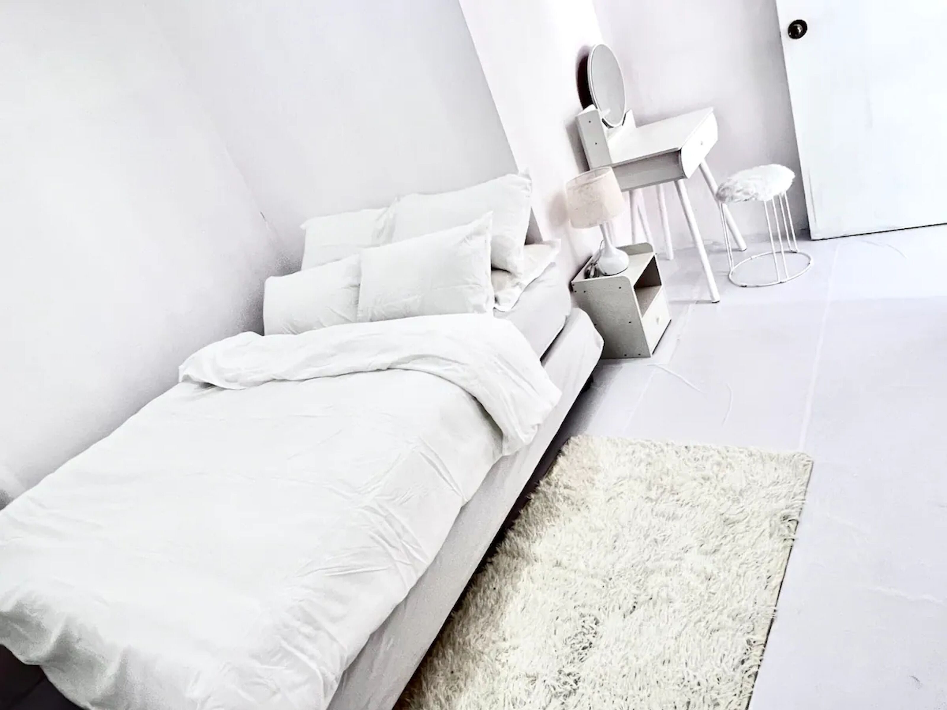Blanche Hotel by OYO