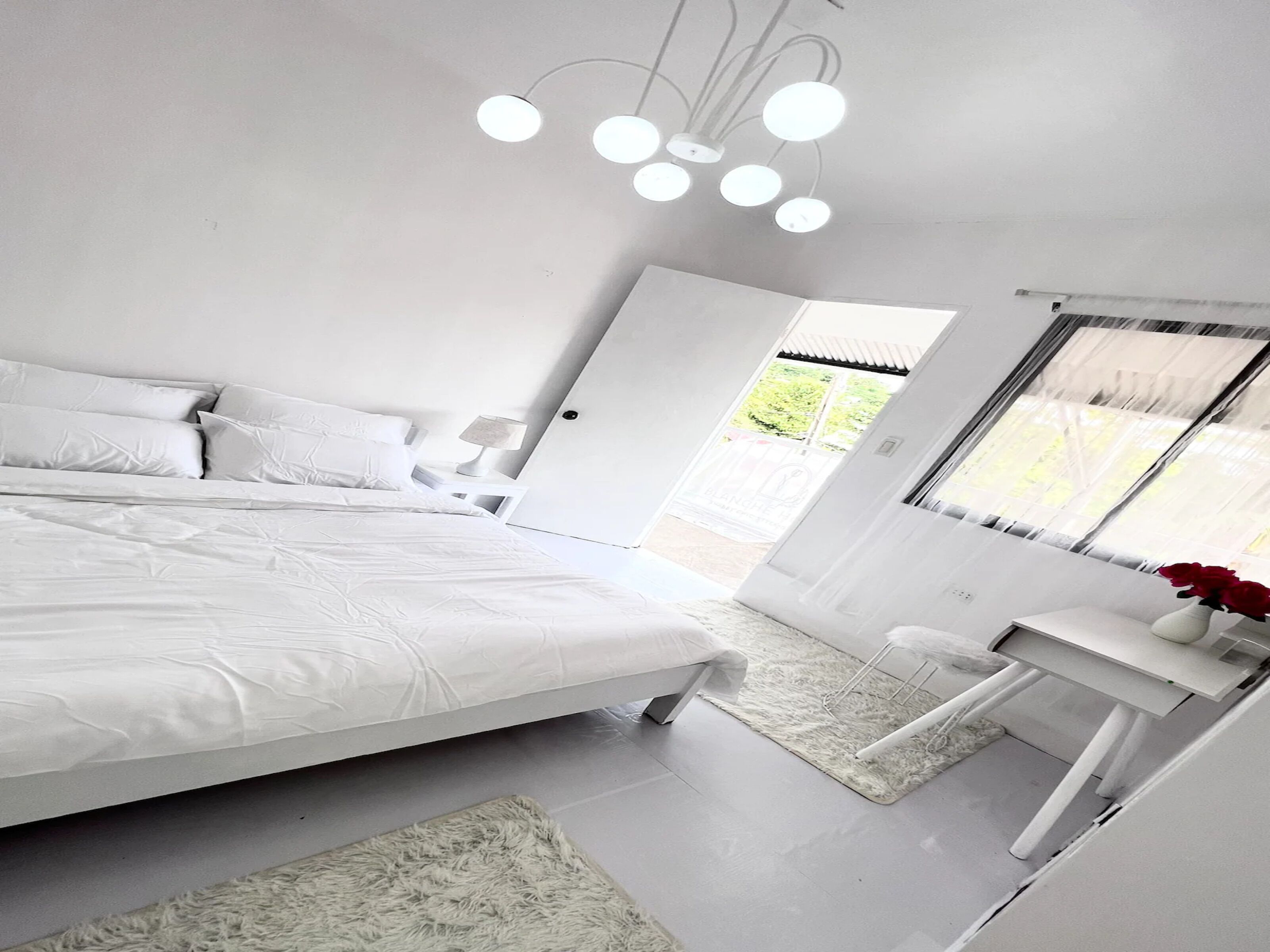 Blanche Hotel by OYO