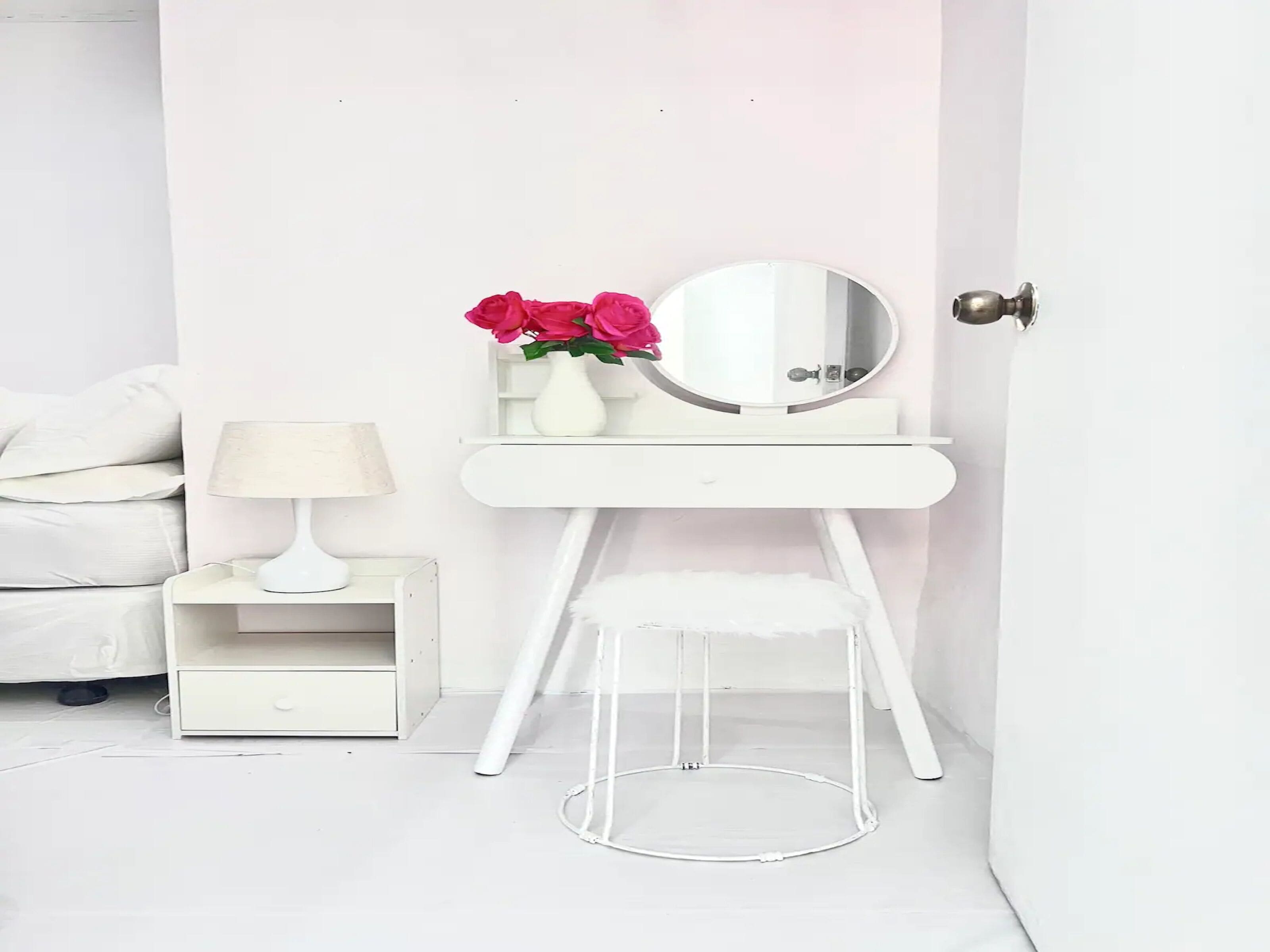 Blanche Hotel by OYO