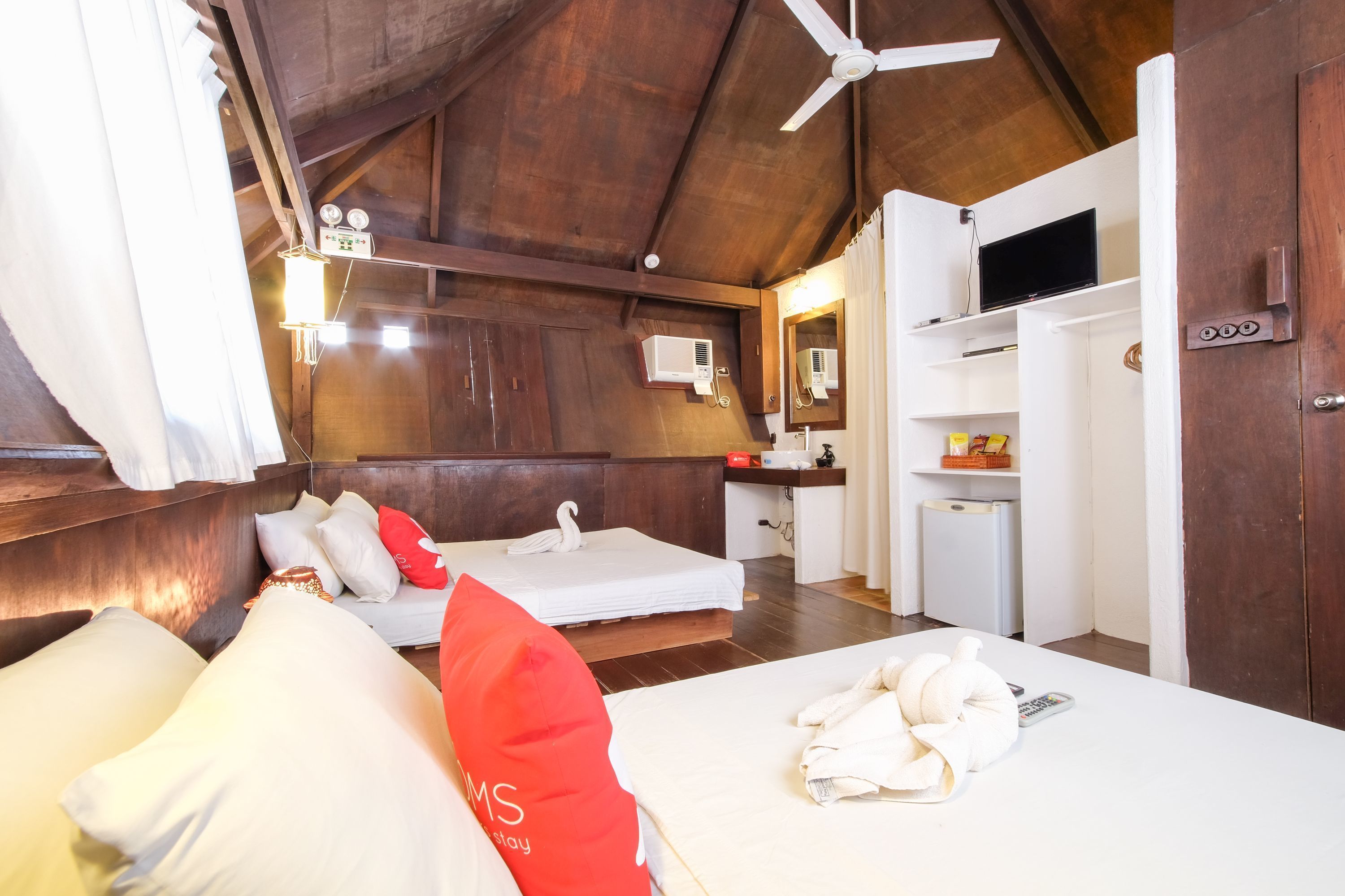 Boracay Pito Huts by ZEN Rooms