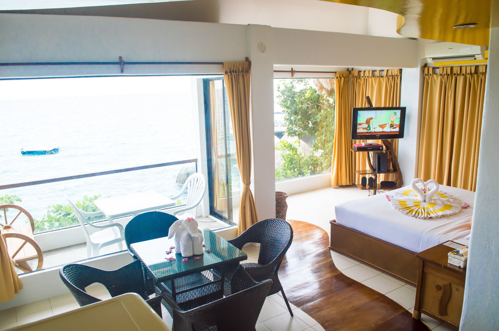 Boracay West Cove