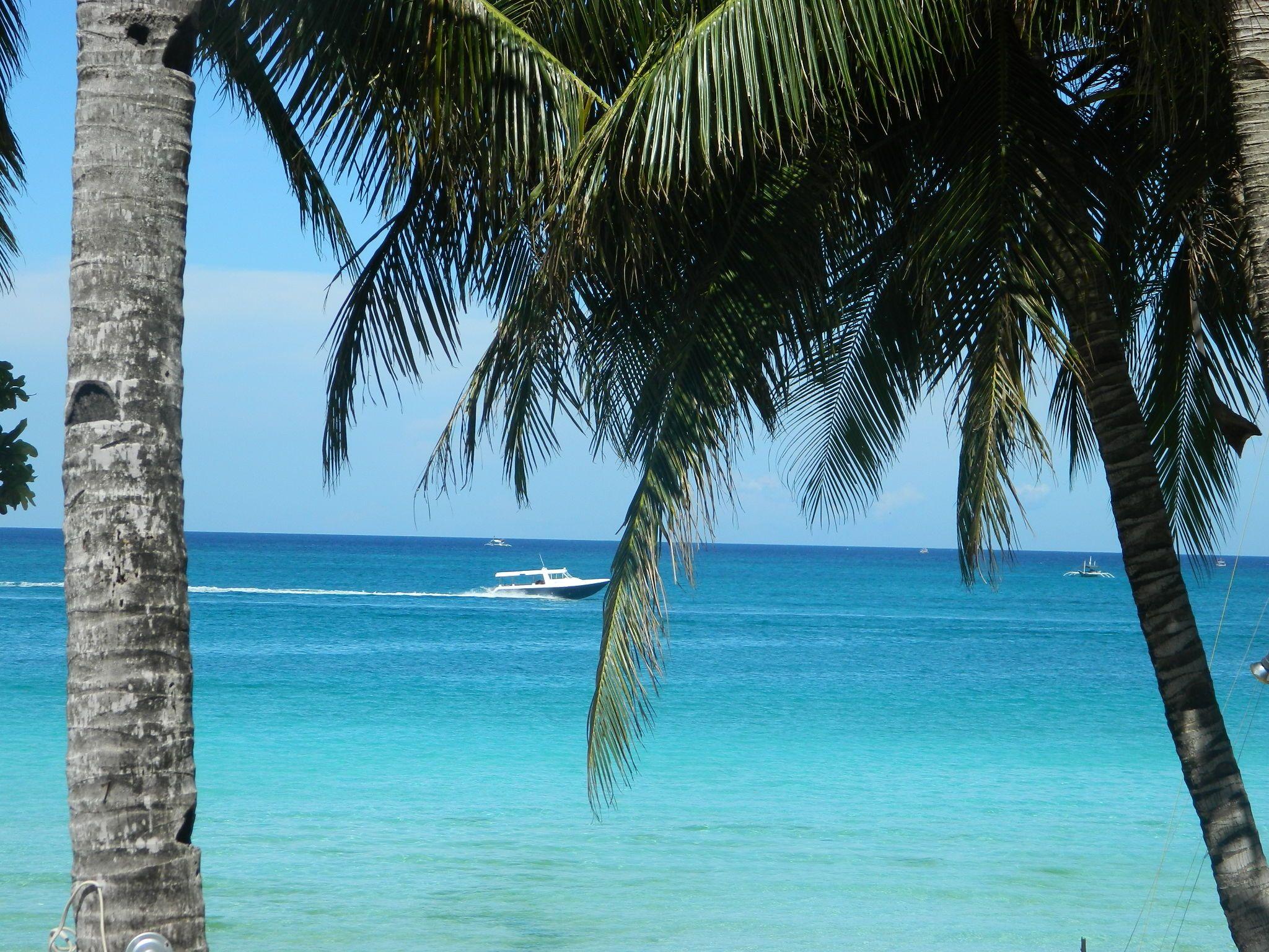Budget Room Boracay Island Hostel