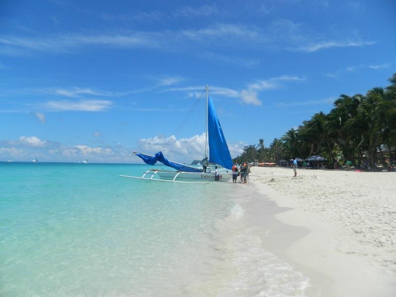 Budget Room Boracay Island Hostel