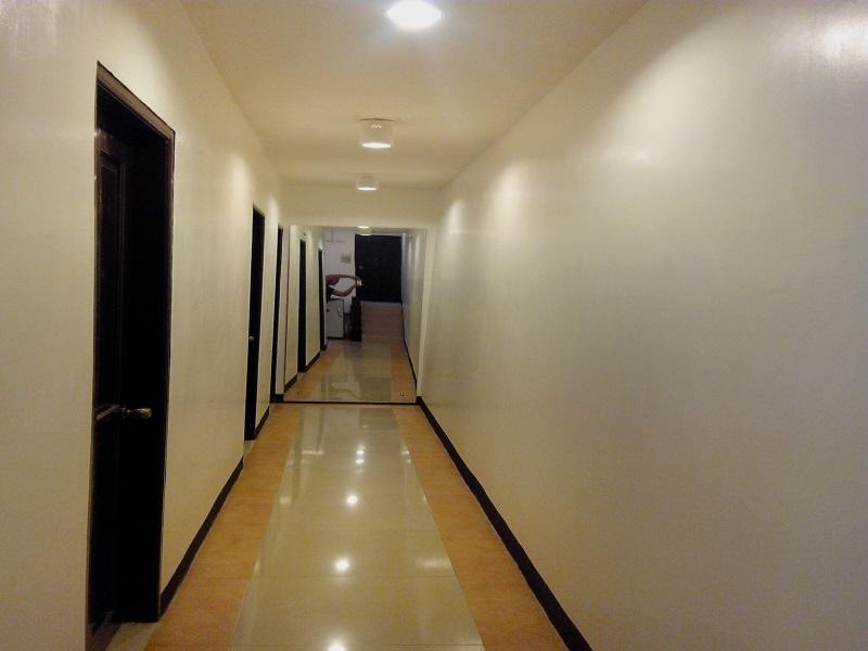 Budget Room Boracay Island Hostel