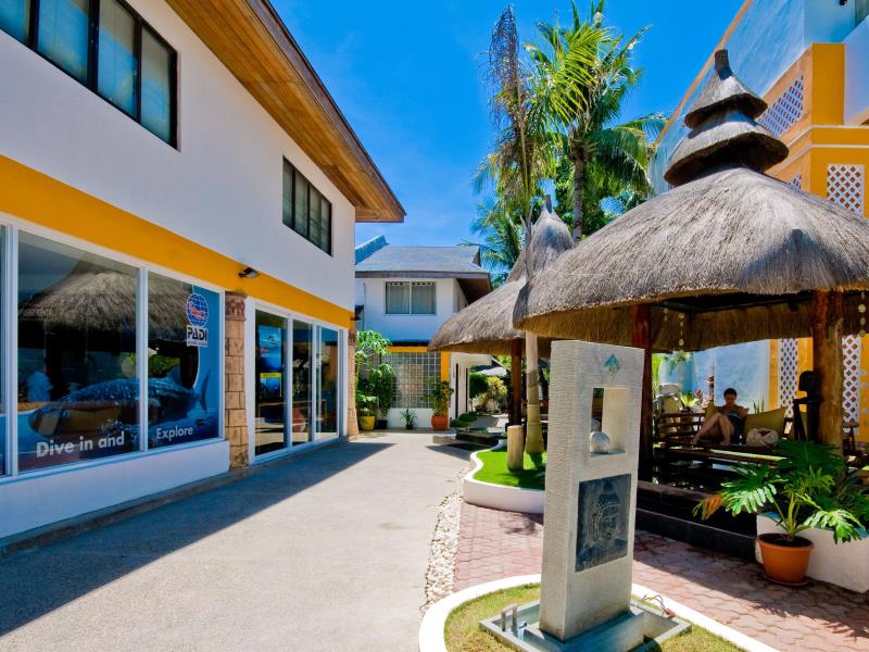 Calypso Beach & Dive Resort