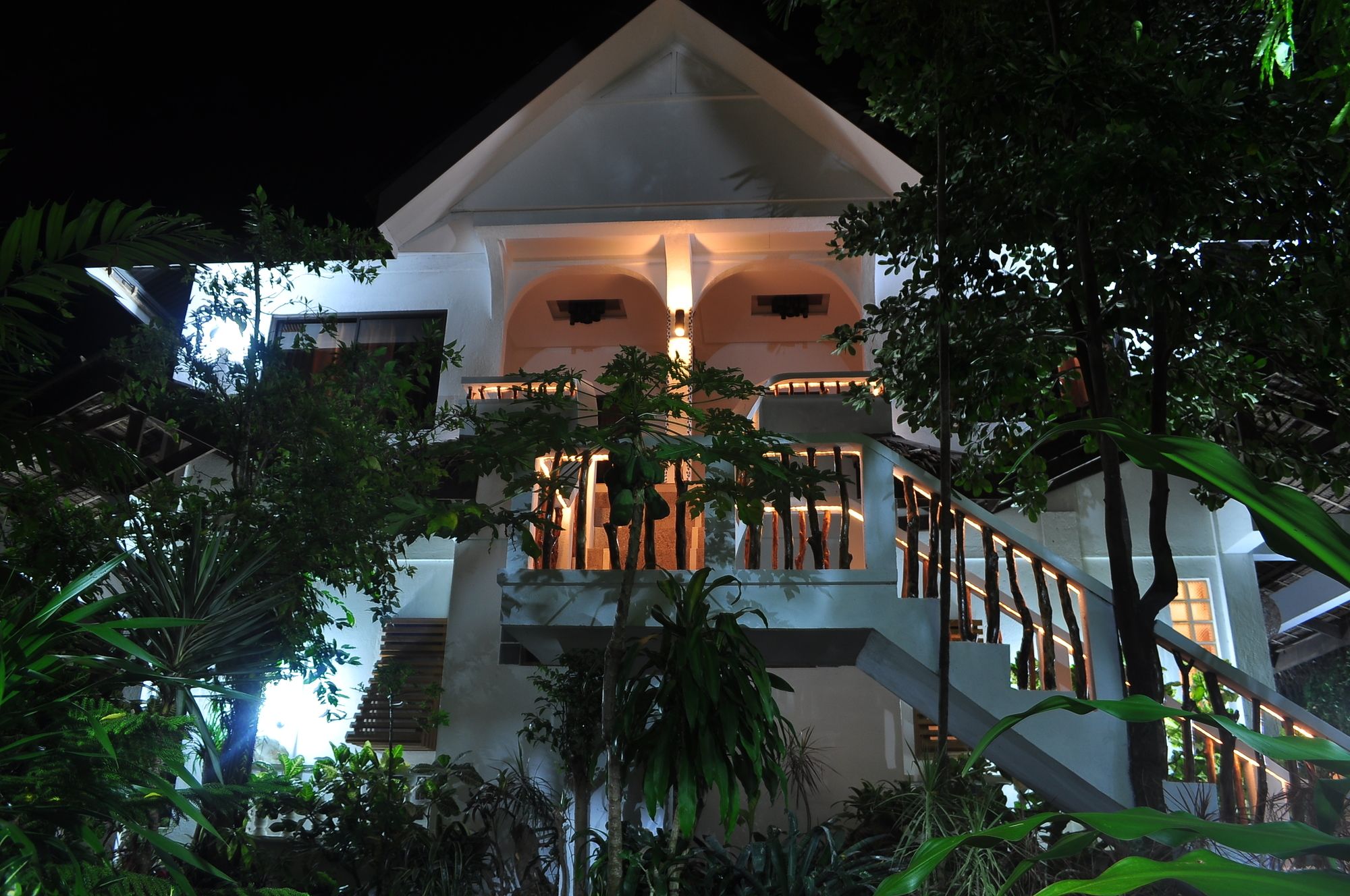 Cocoloco Boracay Beach Resort