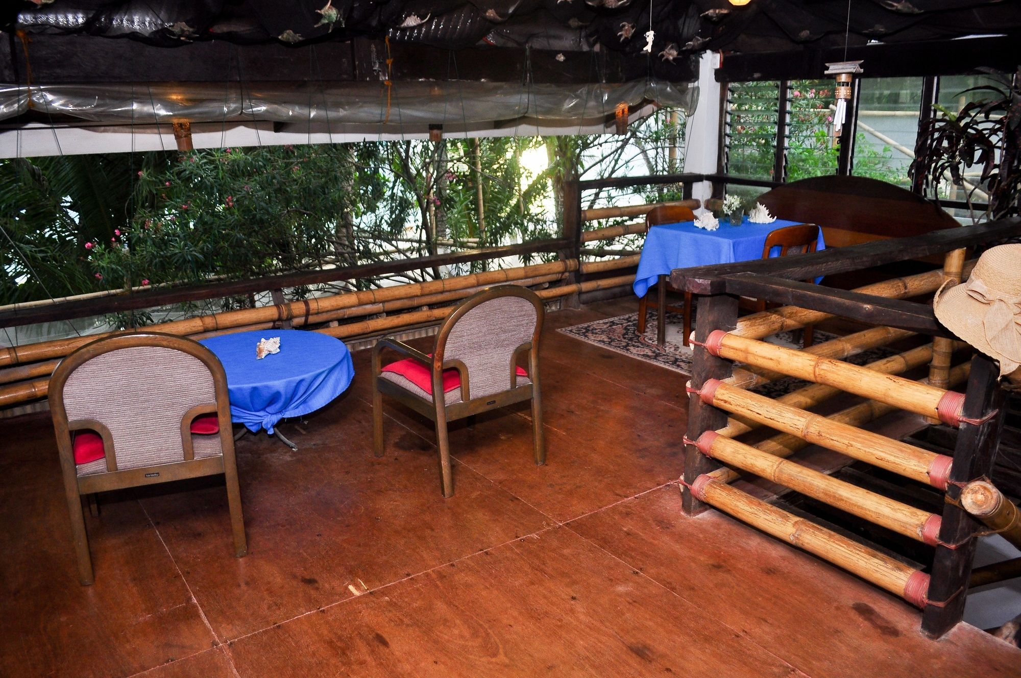 Cocoloco Boracay Beach Resort