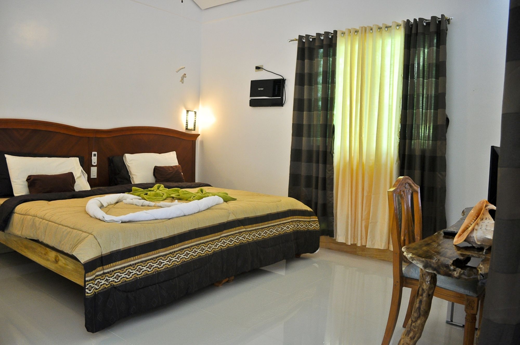 Cocoloco Boracay Beach Resort