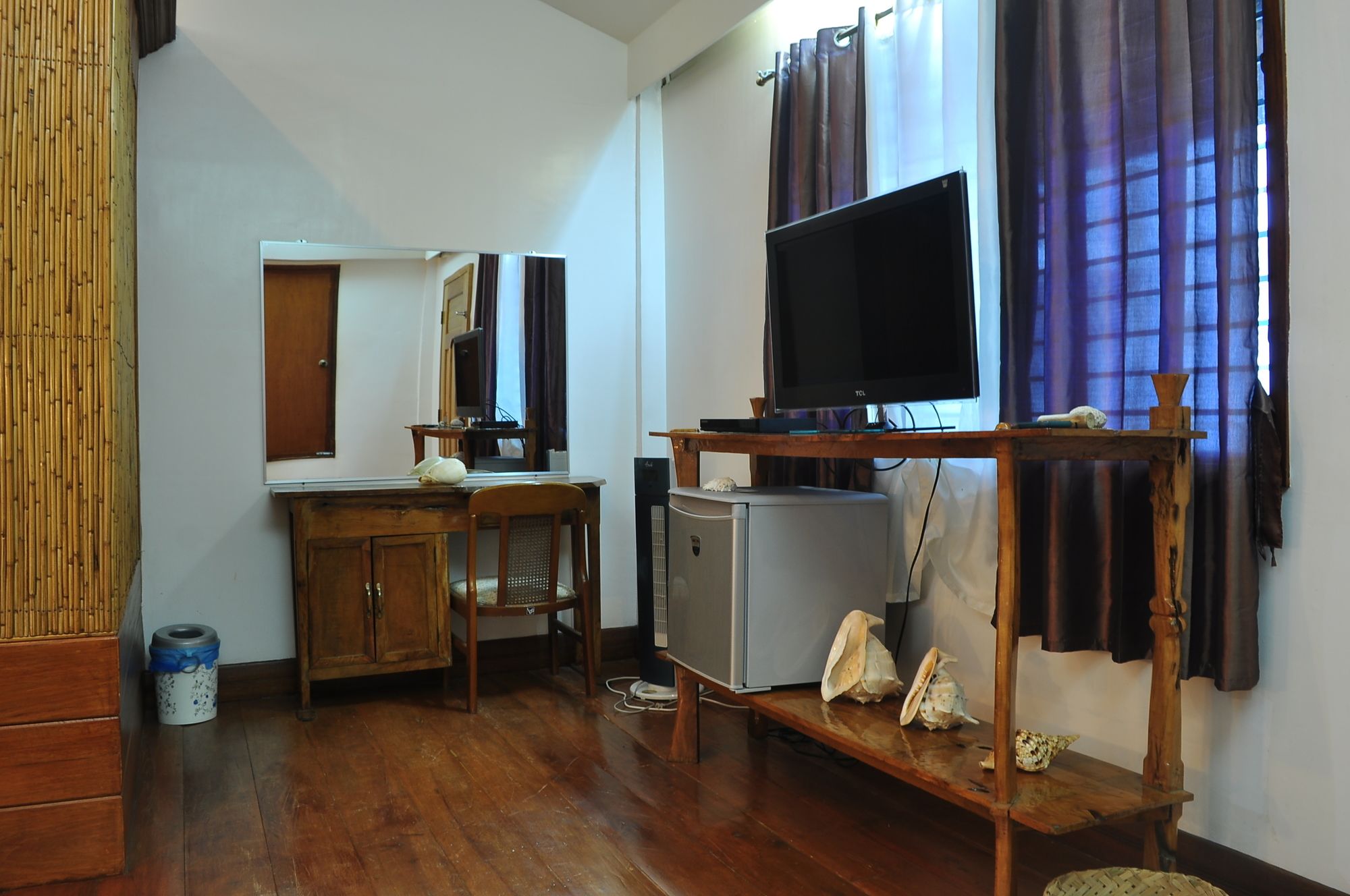 Cocoloco Boracay Beach Resort