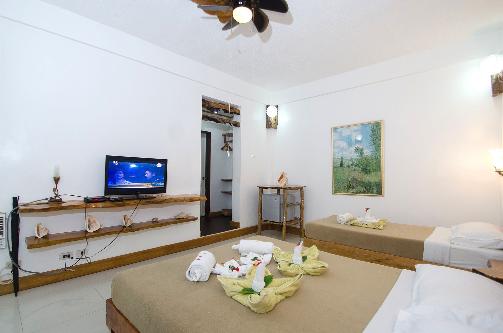 Cocoloco Boracay Beach Resort