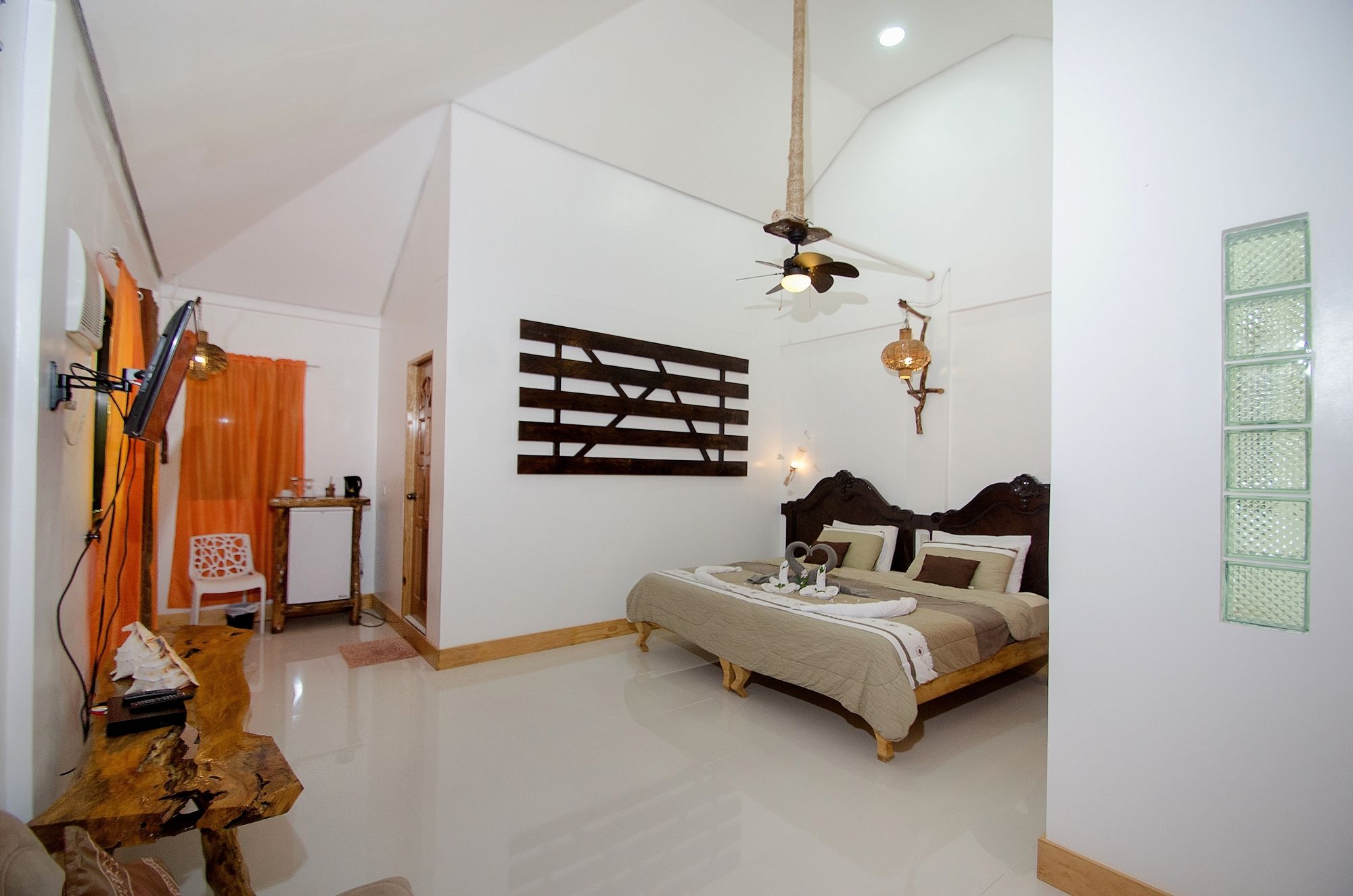 Cocoloco Boracay Beach Resort