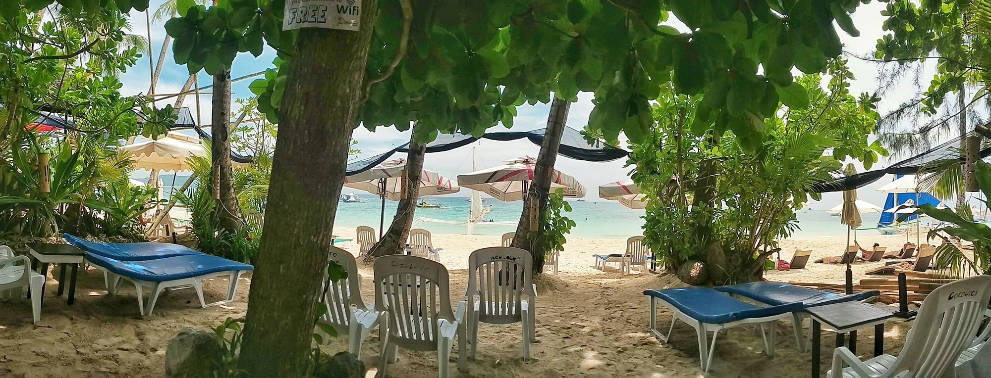 Cocoloco Boracay Beach Resort