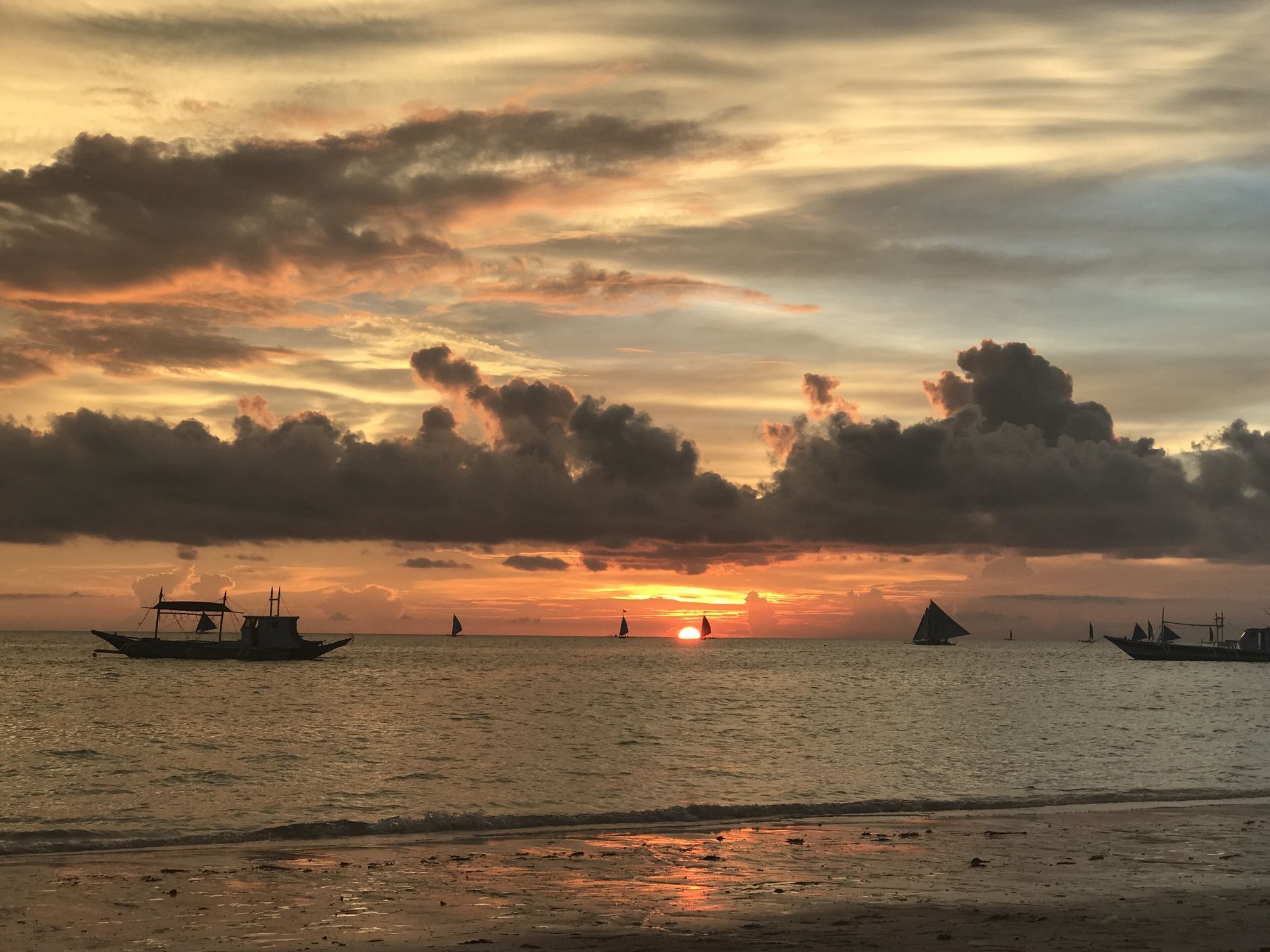 Cocoloco Boracay Beach Resort