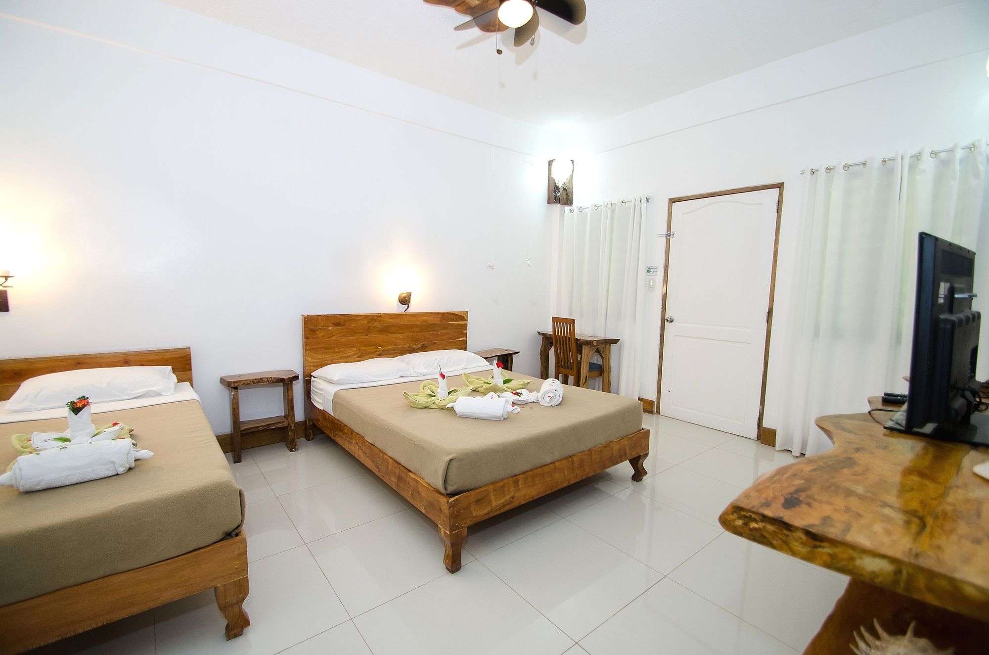 Cocoloco Boracay Beach Resort