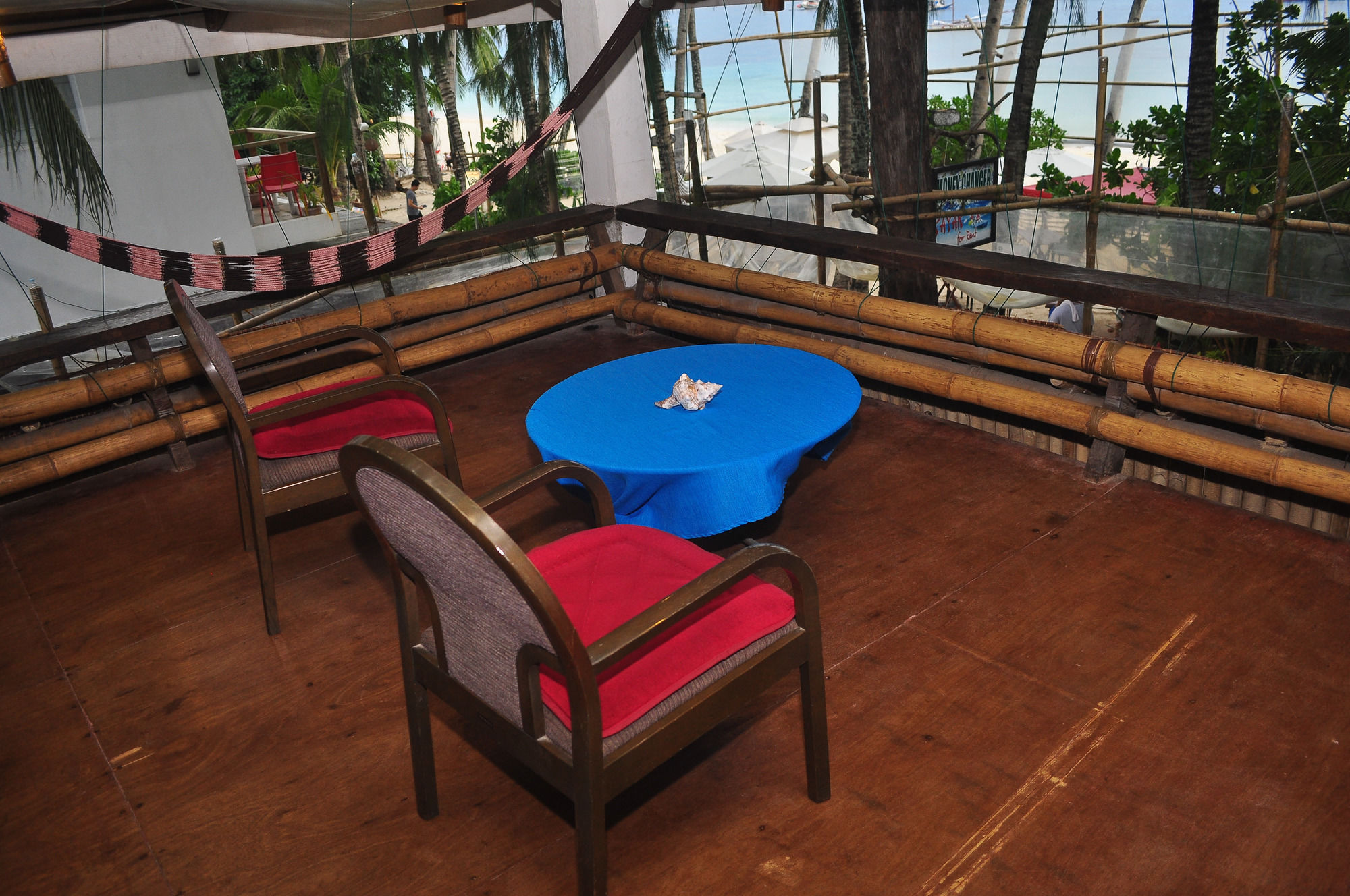 Cocoloco Boracay Beach Resort