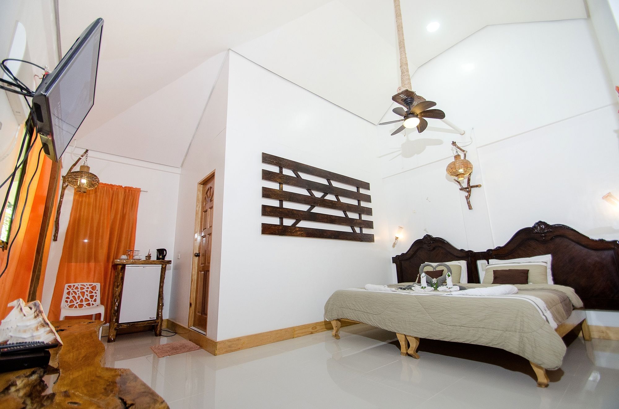 Cocoloco Boracay Beach Resort