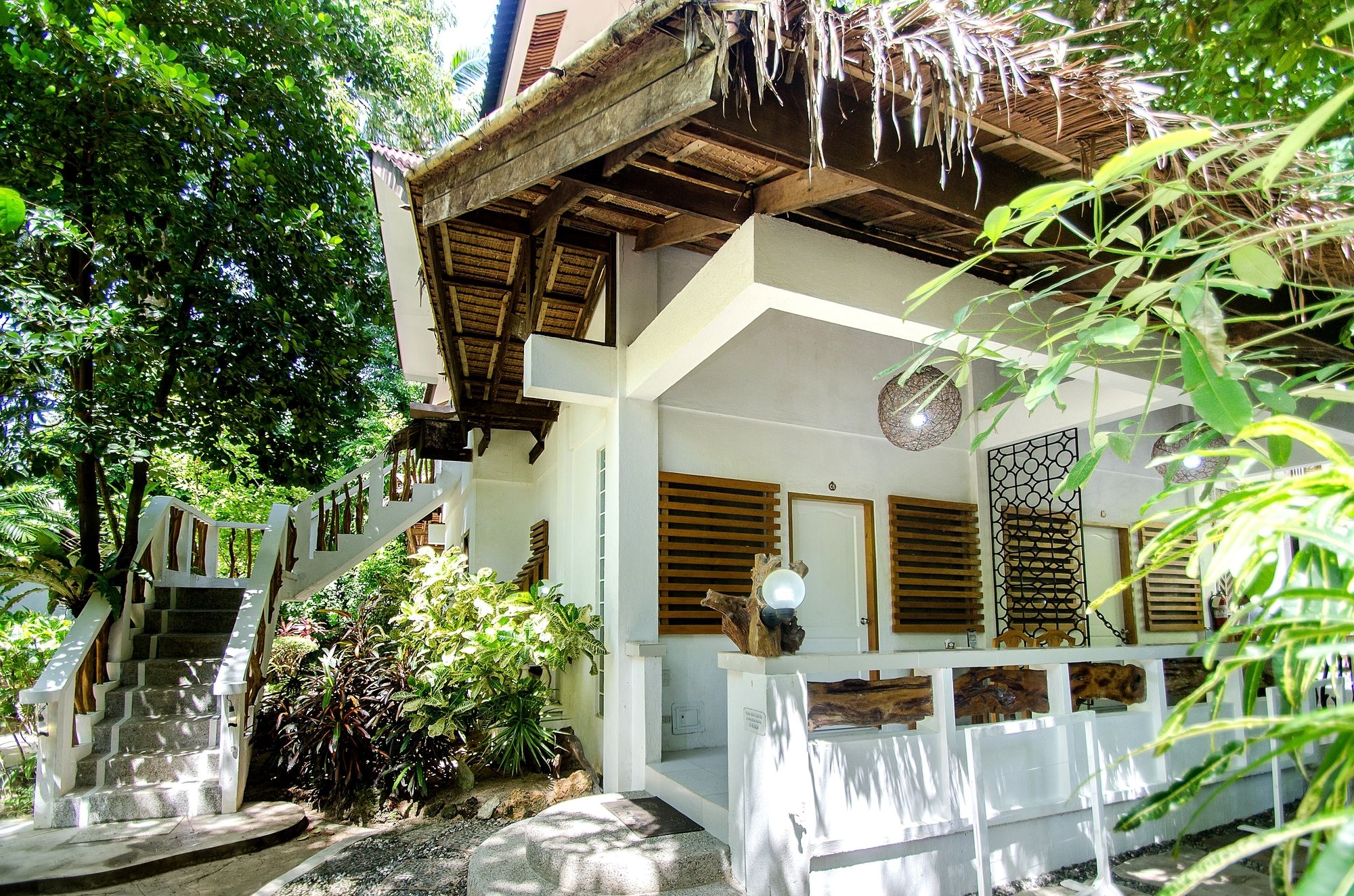 Cocoloco Boracay Beach Resort