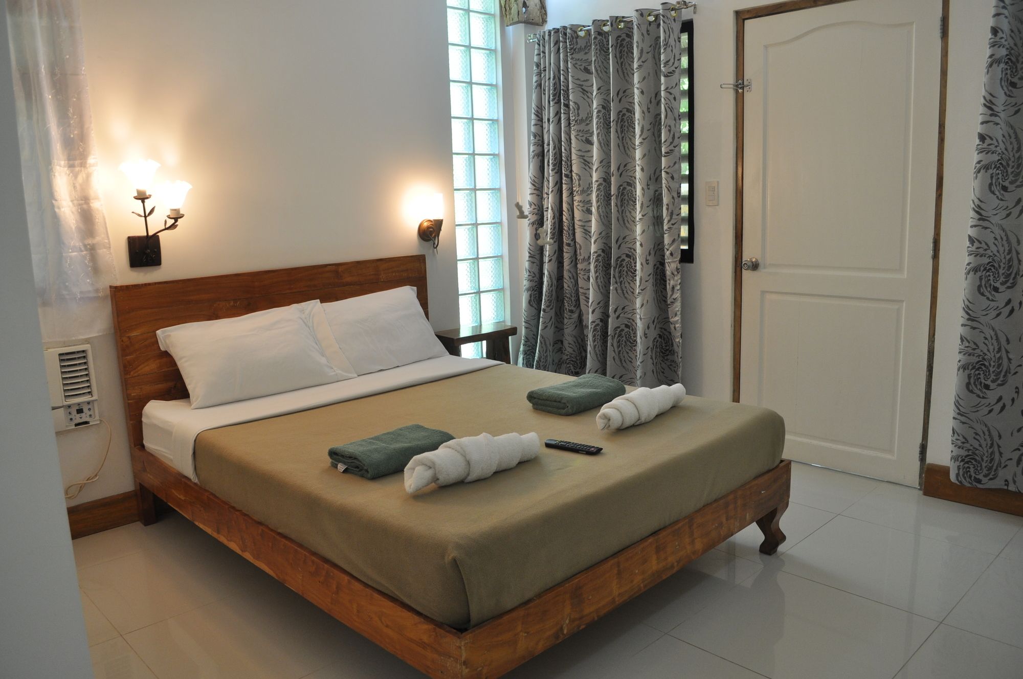 Cocoloco Boracay Beach Resort