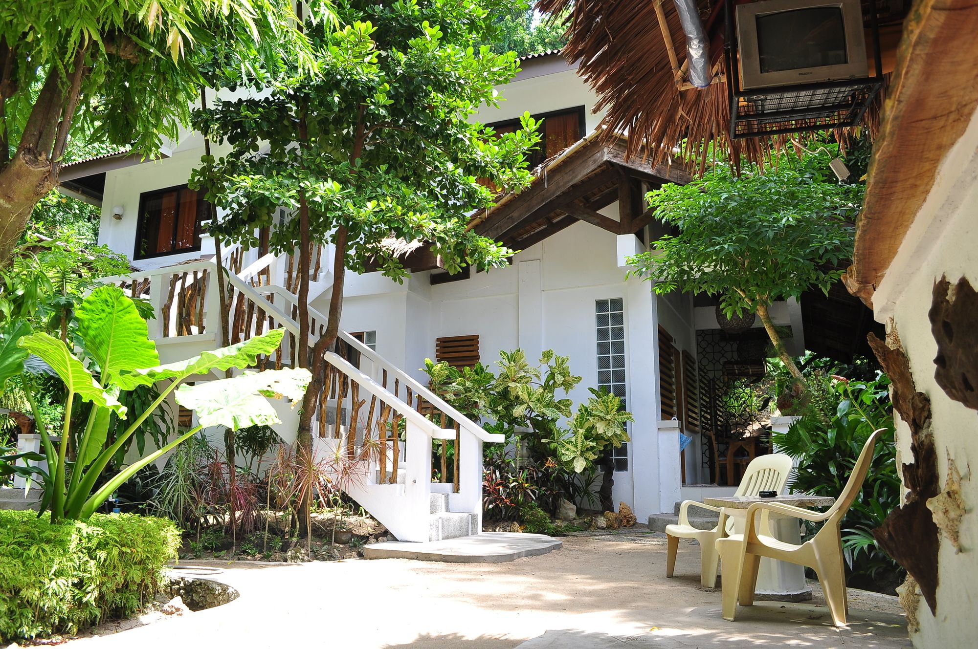Cocoloco Boracay Beach Resort
