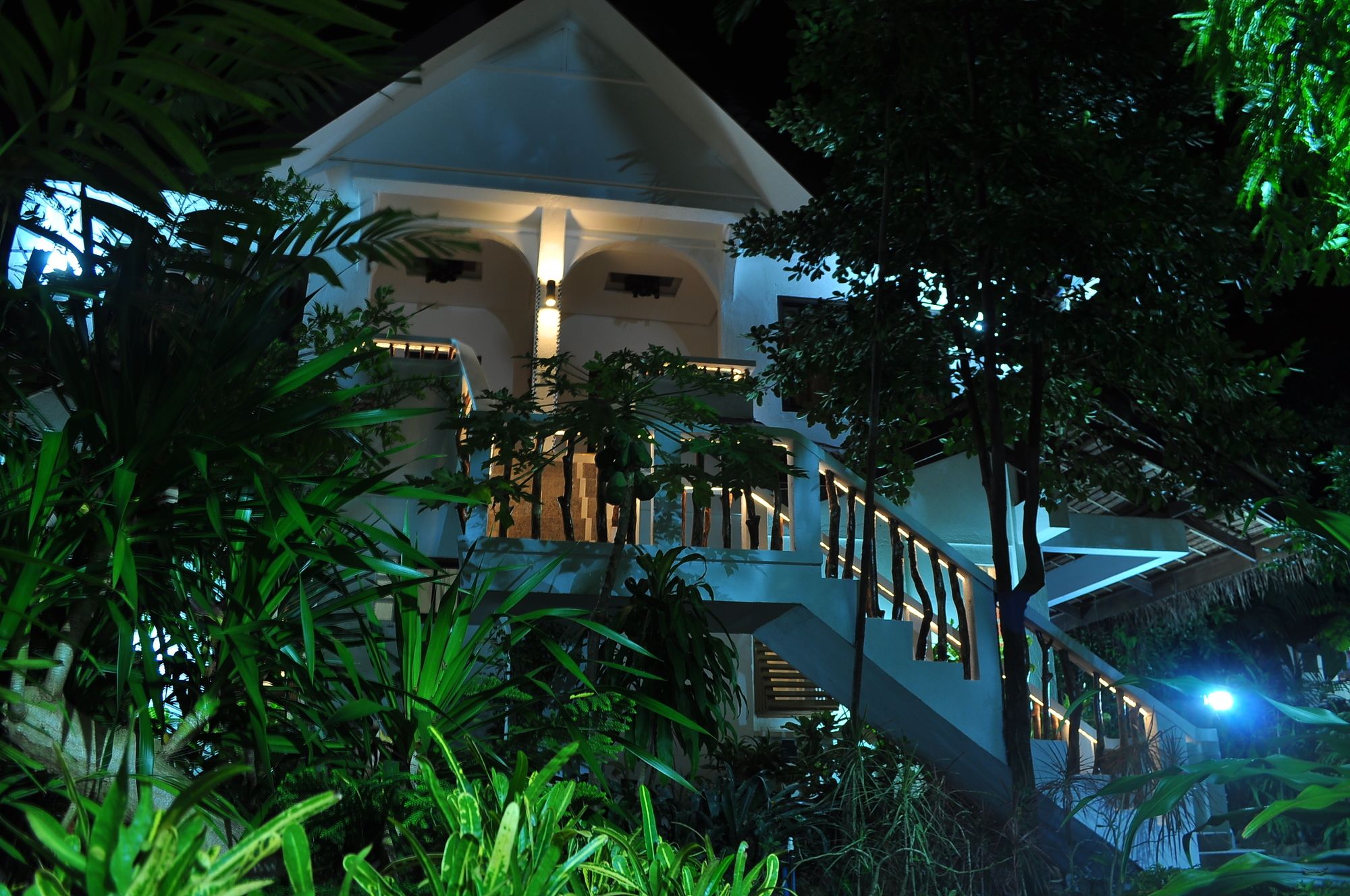 Cocoloco Boracay Beach Resort