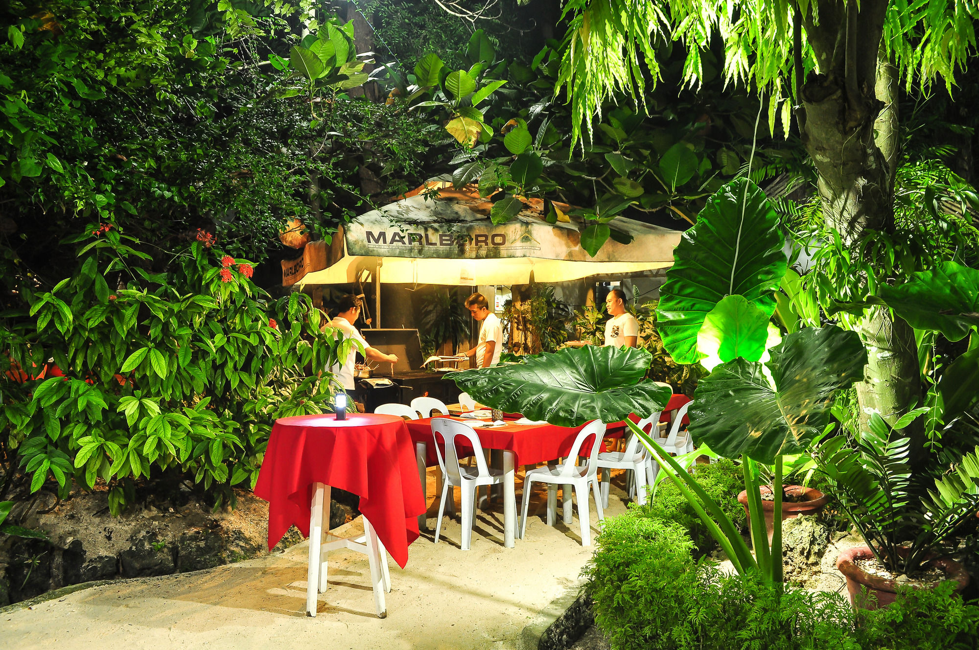 Cocoloco Boracay Beach Resort