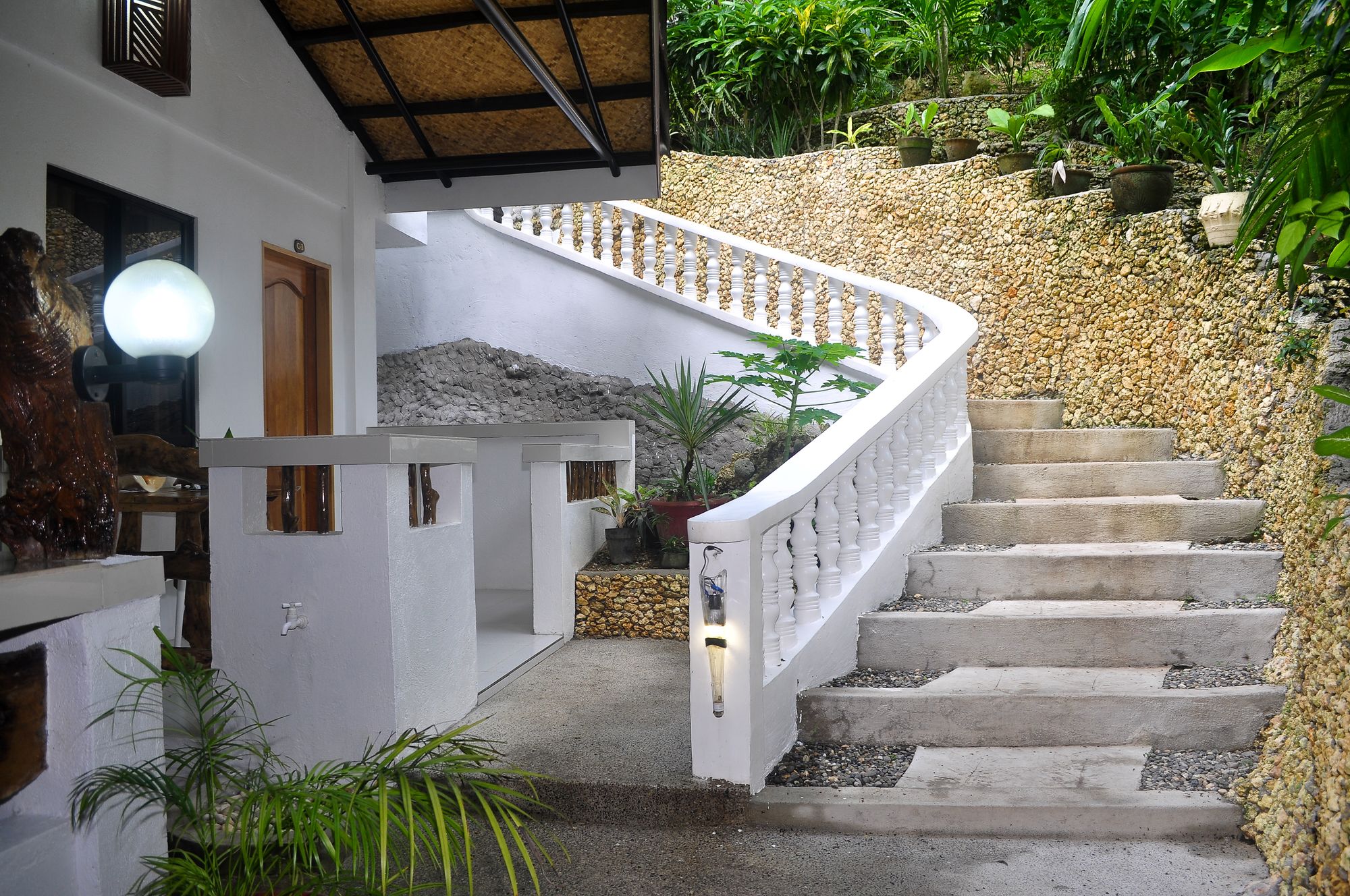 Cocoloco Boracay Beach Resort