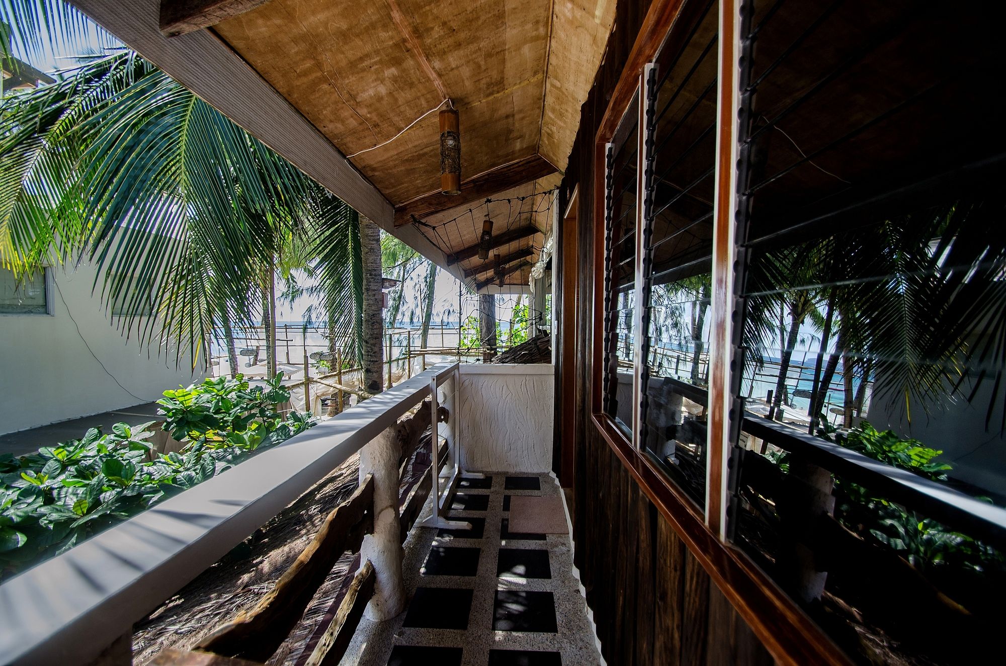 Cocoloco Boracay Beach Resort