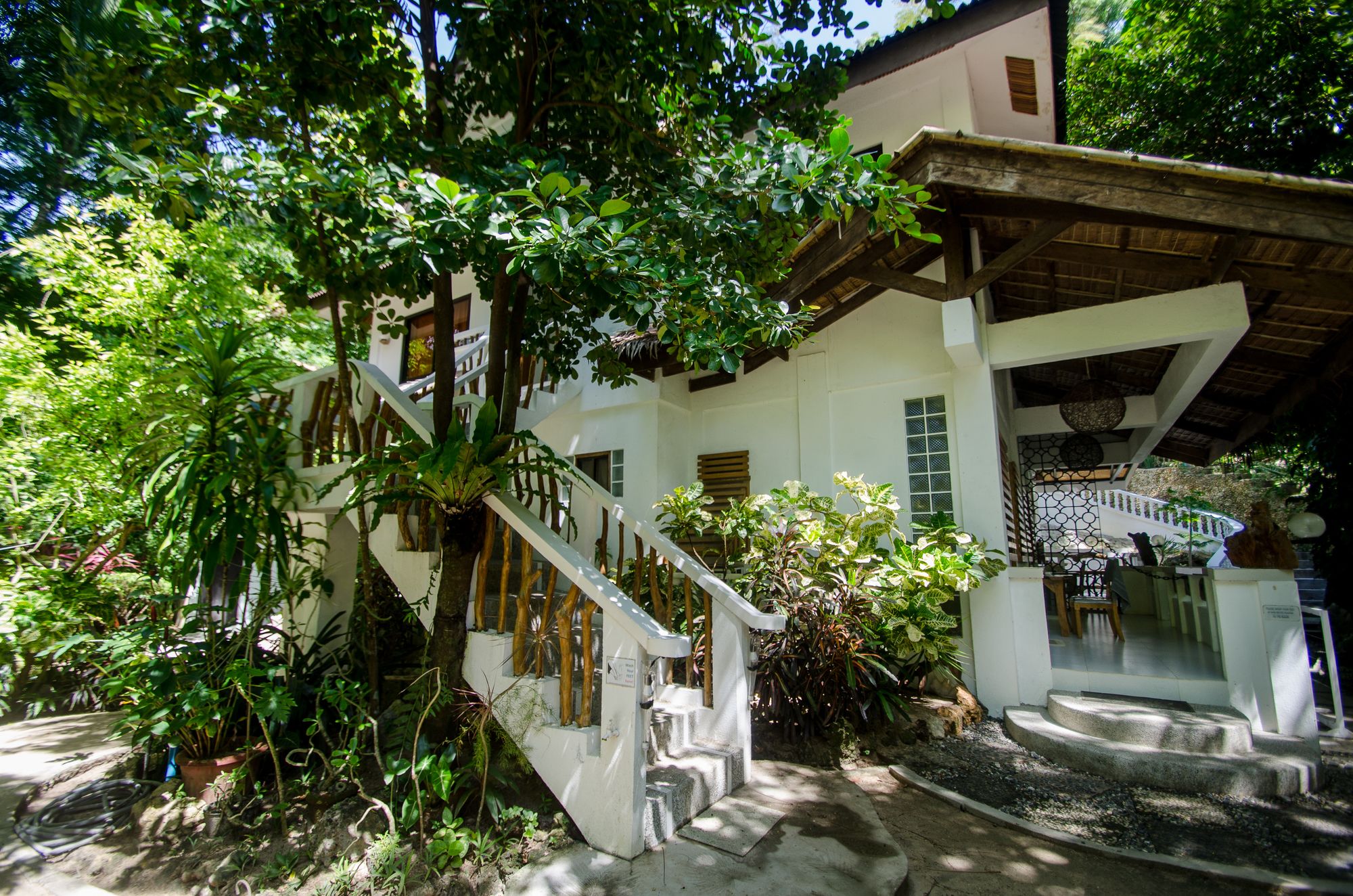 Cocoloco Boracay Beach Resort