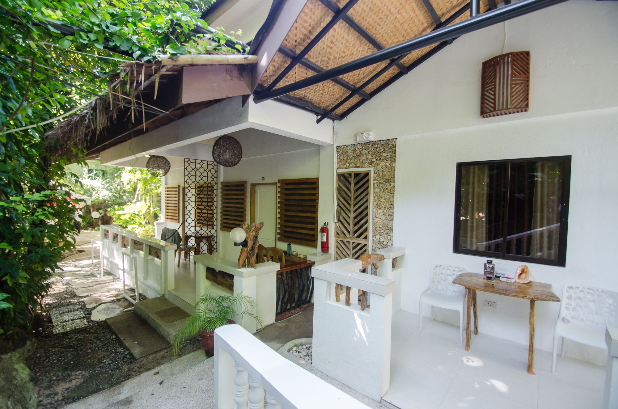 Cocoloco Boracay Beach Resort