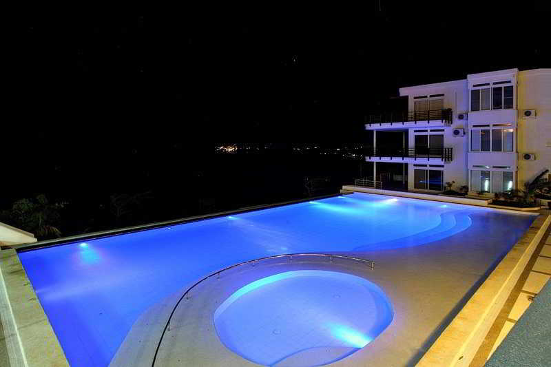 Cohiba Villas Apartments