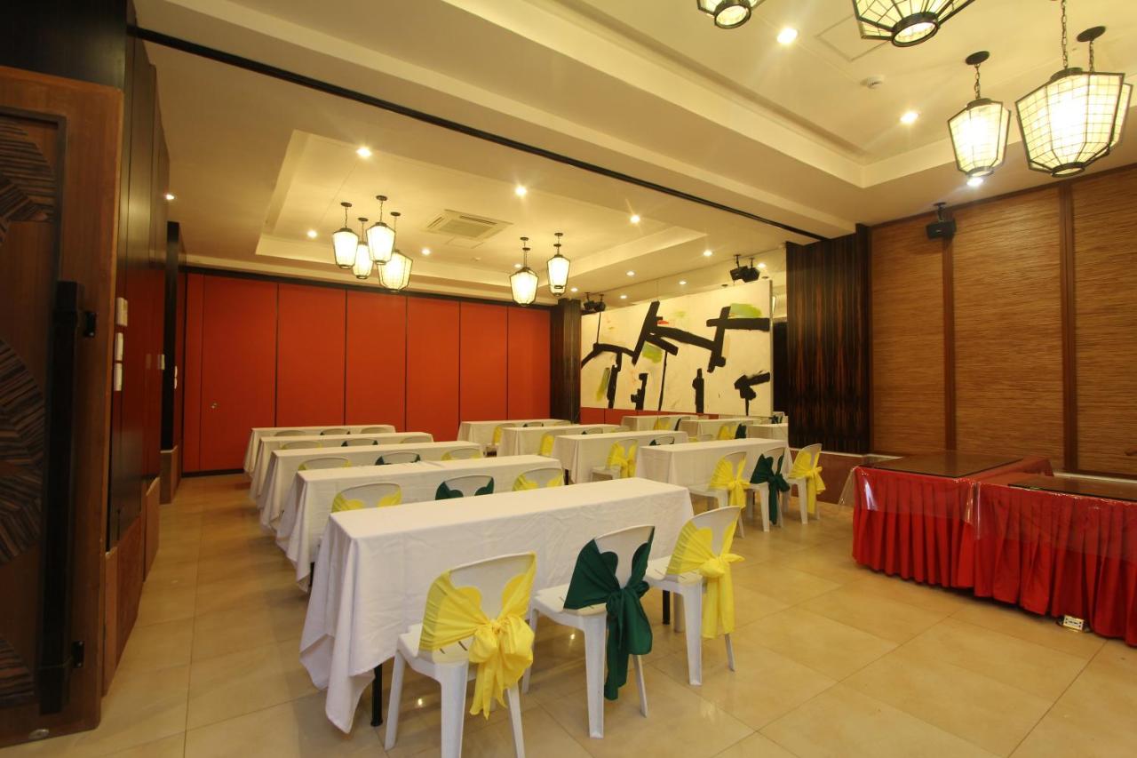 Crown Regency Beach Resort