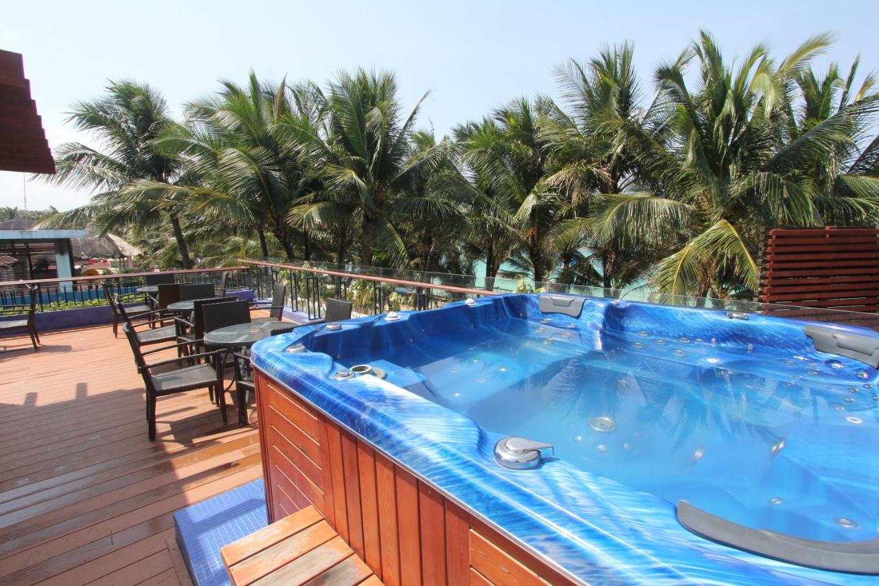 Crown Regency Beach Resort