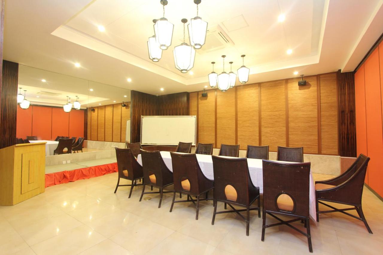 Crown Regency Beach Resort