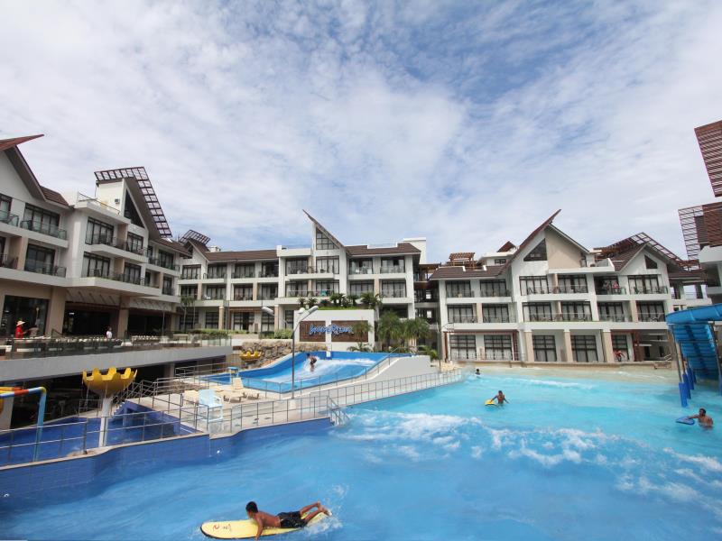Crown Regency Resort & Convention Center