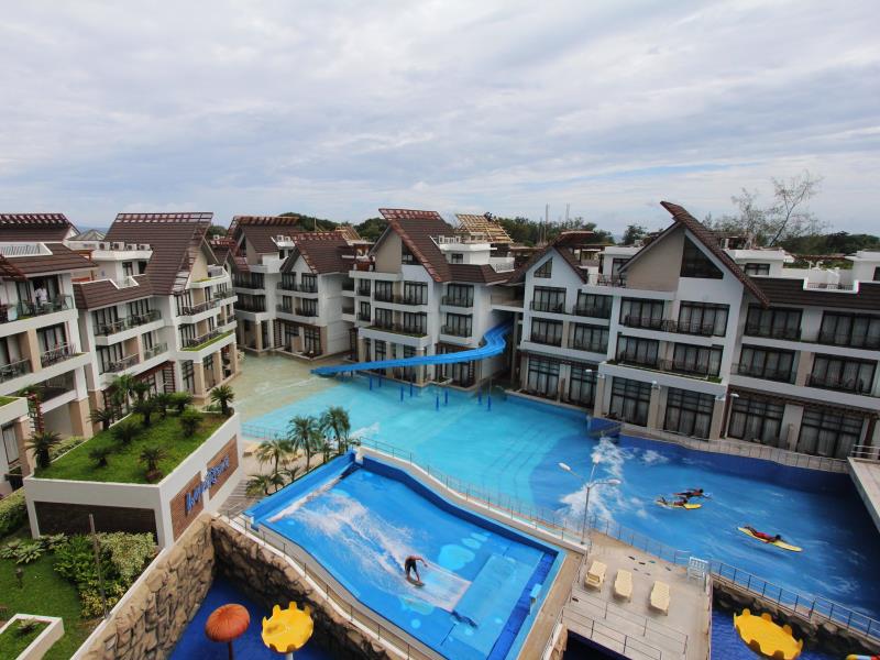 Crown Regency Resort & Convention Center