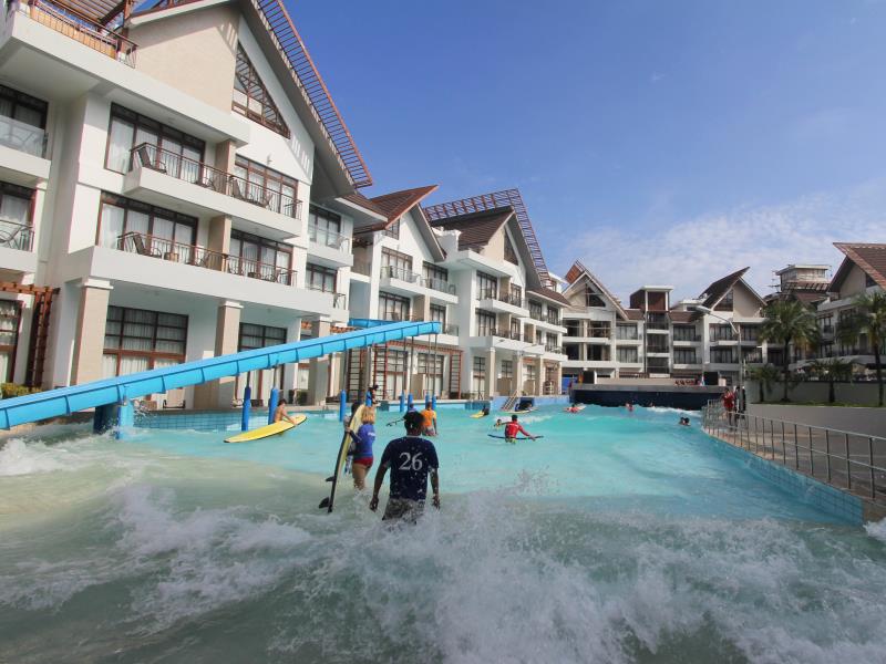 Crown Regency Resort & Convention Center